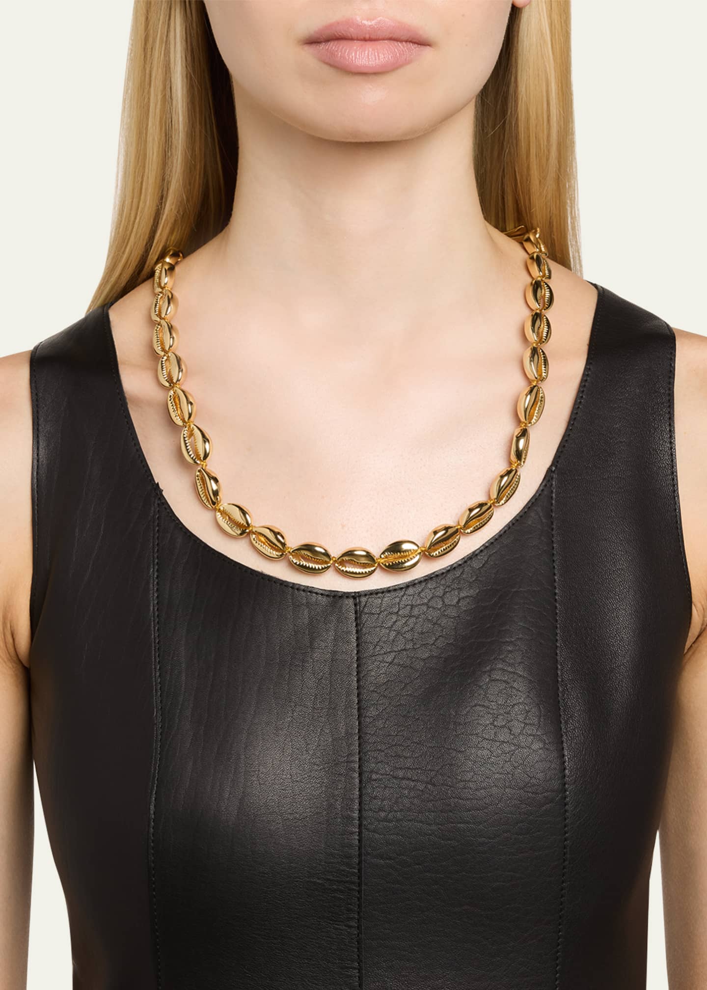 TOHUM Design Concha Large Puka Necklace Image 2 of 4