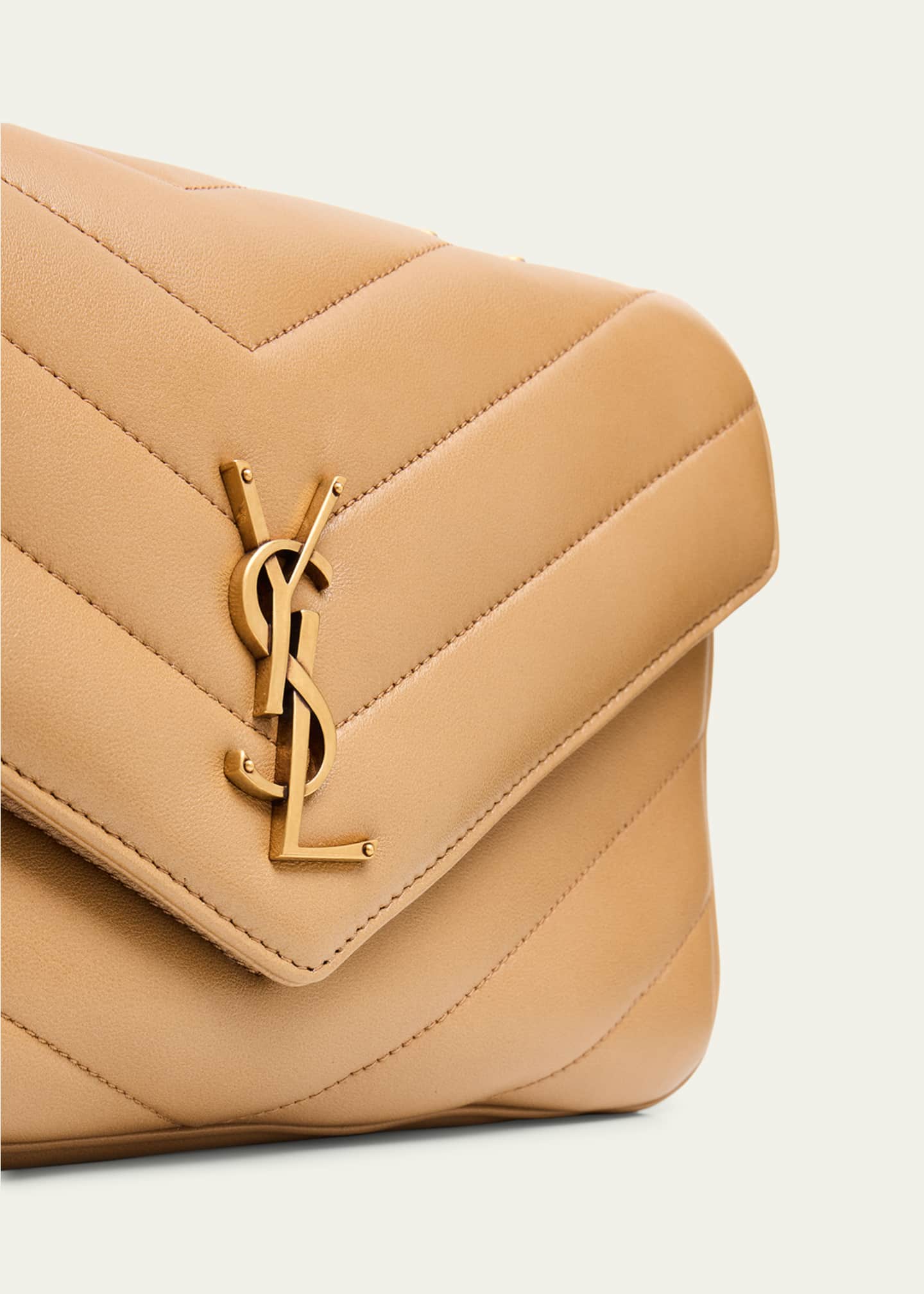 【SAINT LAURENT】LOULOU SHOULDER BAG Saint Laurent Loulou Medium Shoulder Bag in Quilted Leather