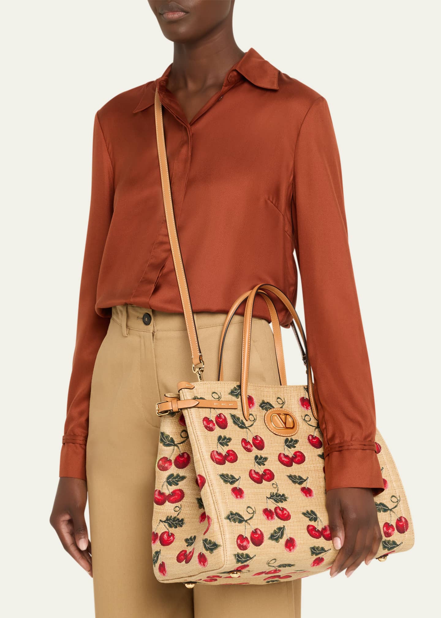 トートバッグ Valentino Garavani Antibes Medium Tote Bag Valentino Garavani Antibes Medium Canvas Shopping Bag for