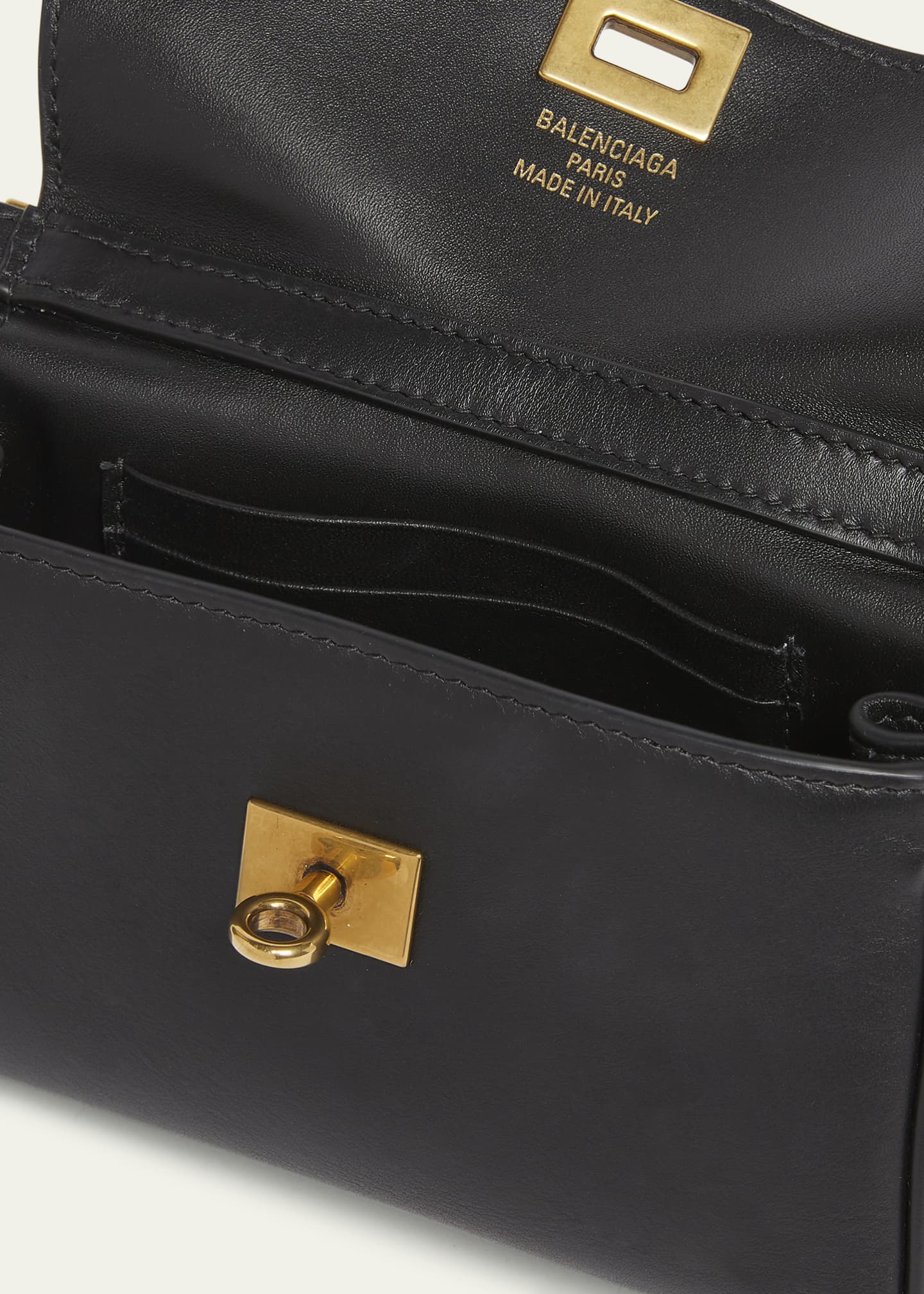 国内配送【BALENCIAGA】Rodeo Nano レザー ハンドバッグ Balenciaga Rodeo Nano Flap Leather Crossbody Bag - Bergdorf
