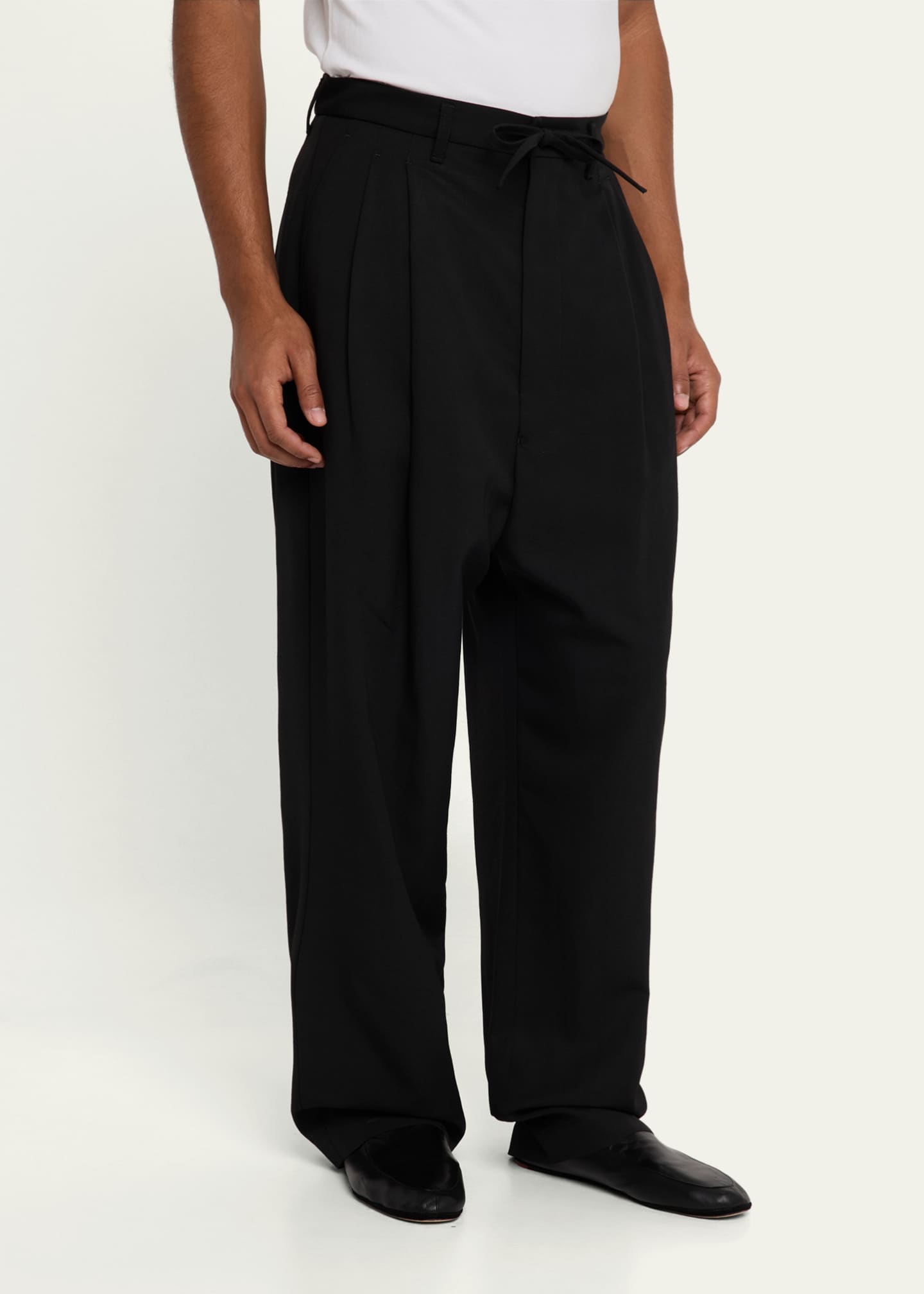 LEMAIRE Men's Drawstring Pleated Pants Image 4 of 5
