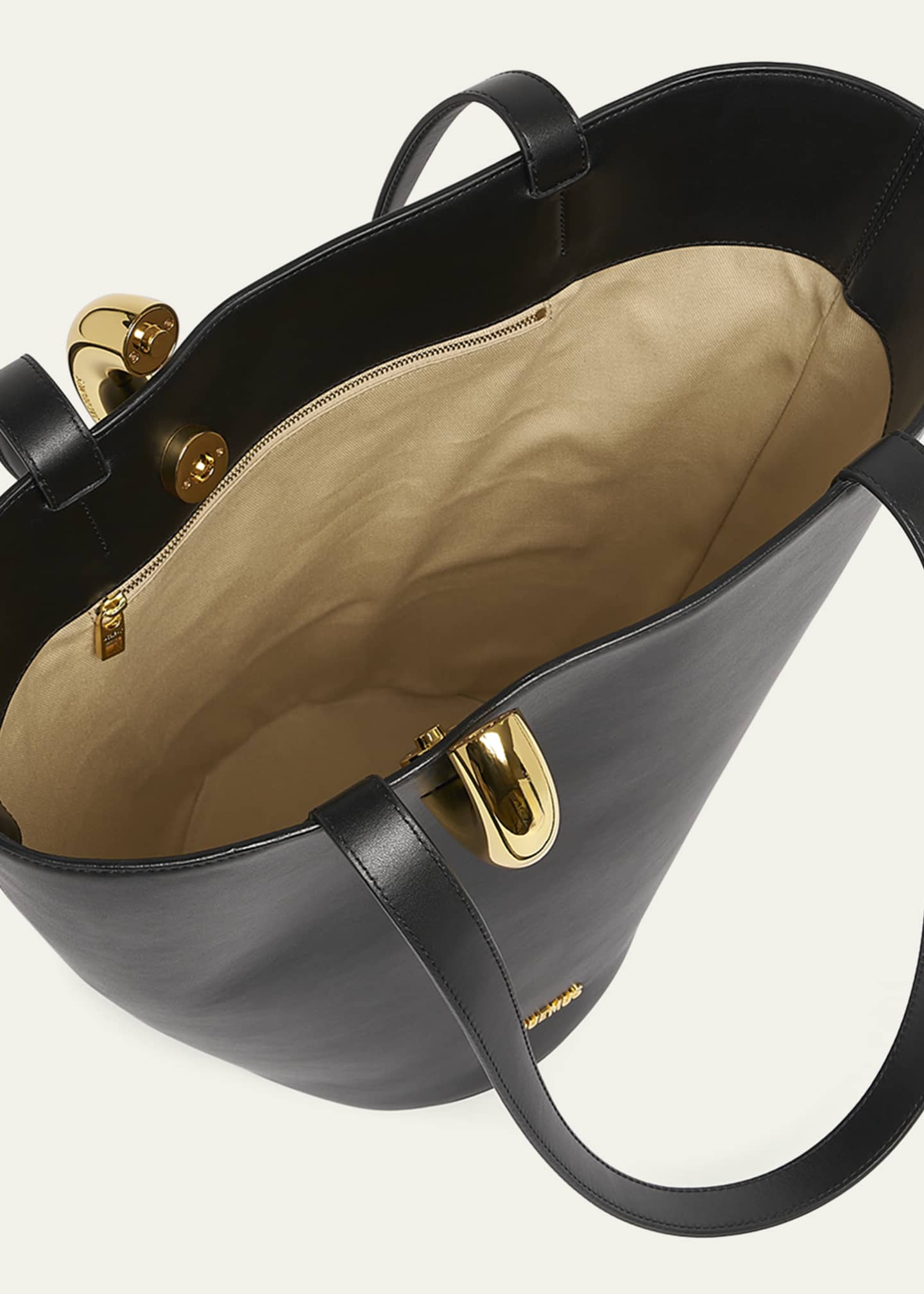 Jacquemus Le Bambola Moyen Leather Shoulder Bag Image 4 of 6