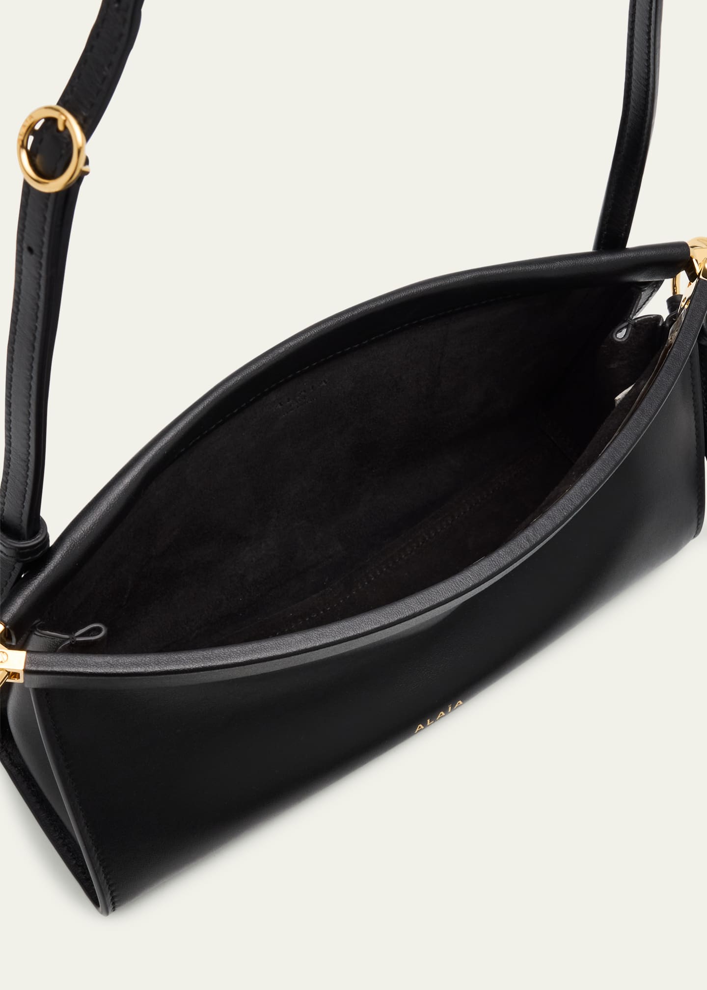 ALAIA Le Click Small Shoulder Bag in Glossy Leather Image 4 of 6