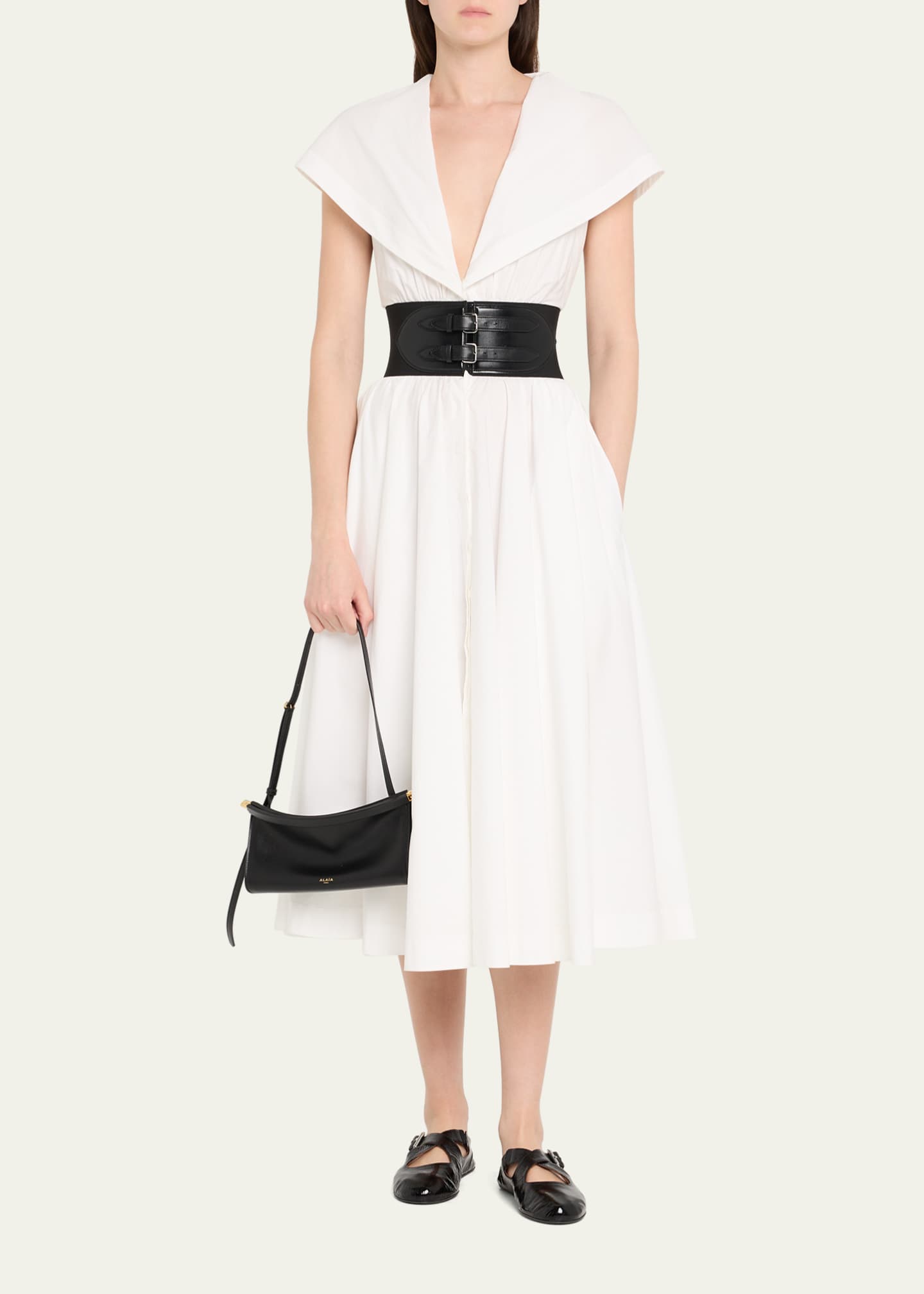 ALAIA Le Click Small Shoulder Bag in Glossy Leather Image 5 of 6