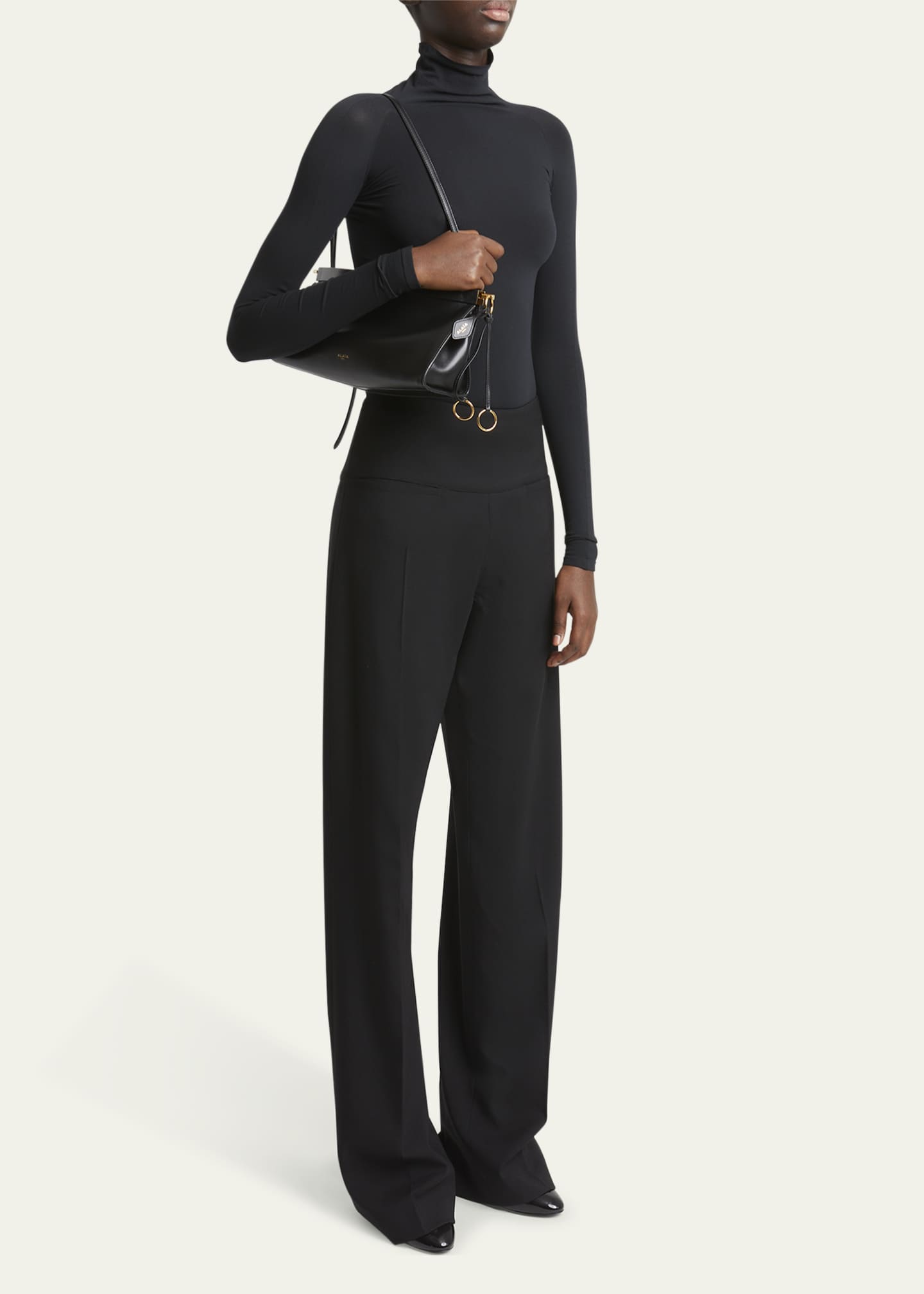 ALAIA Le Click Medium Shoulder Bag in Glossy Leather Image 5 of 6