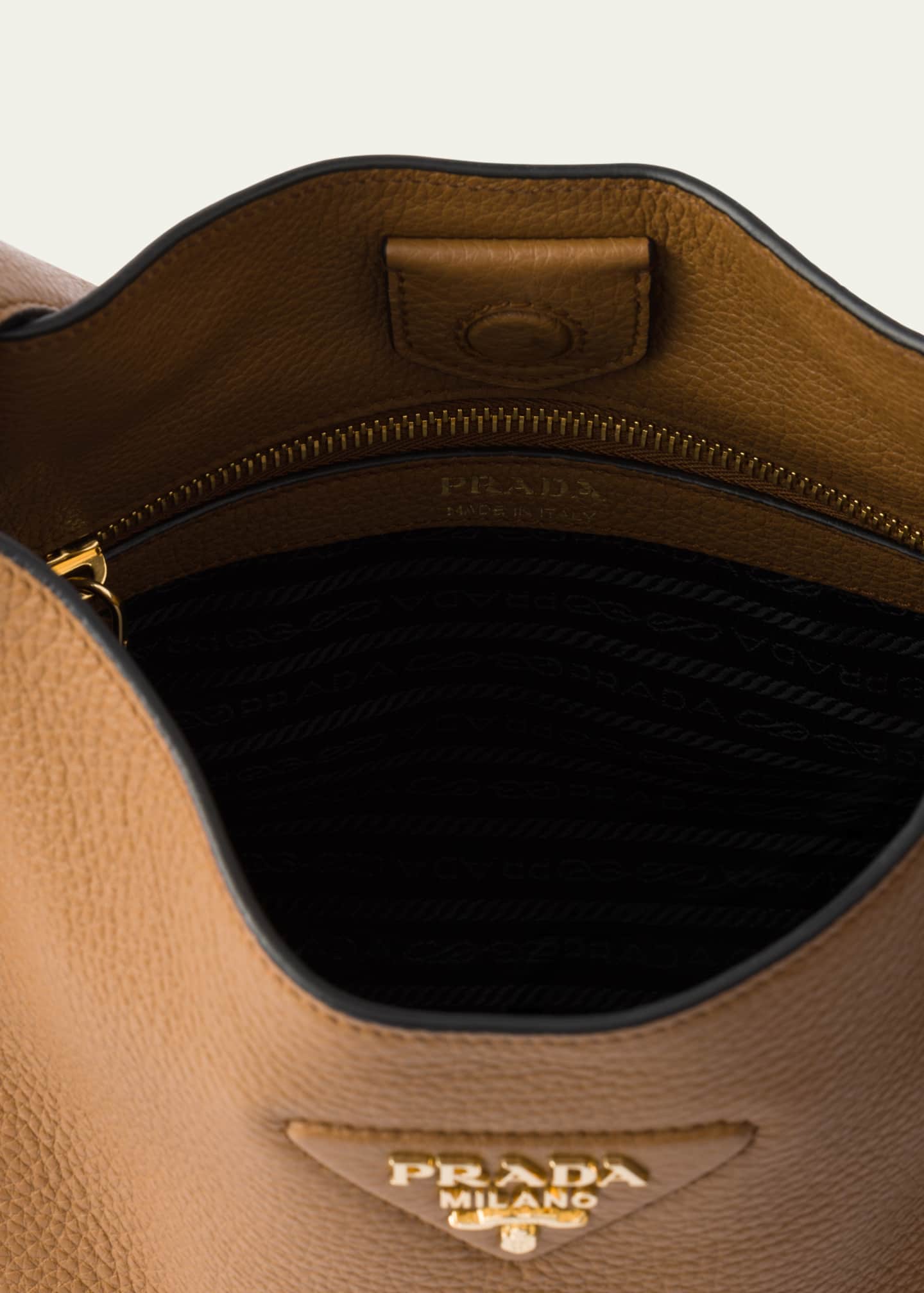 バッグ・カバンその他 PRADA MEDIUM HOBO BAG IN SOFT LUX LEATHER Prada Bonnie Medium leather shoulder bag in black - Prada