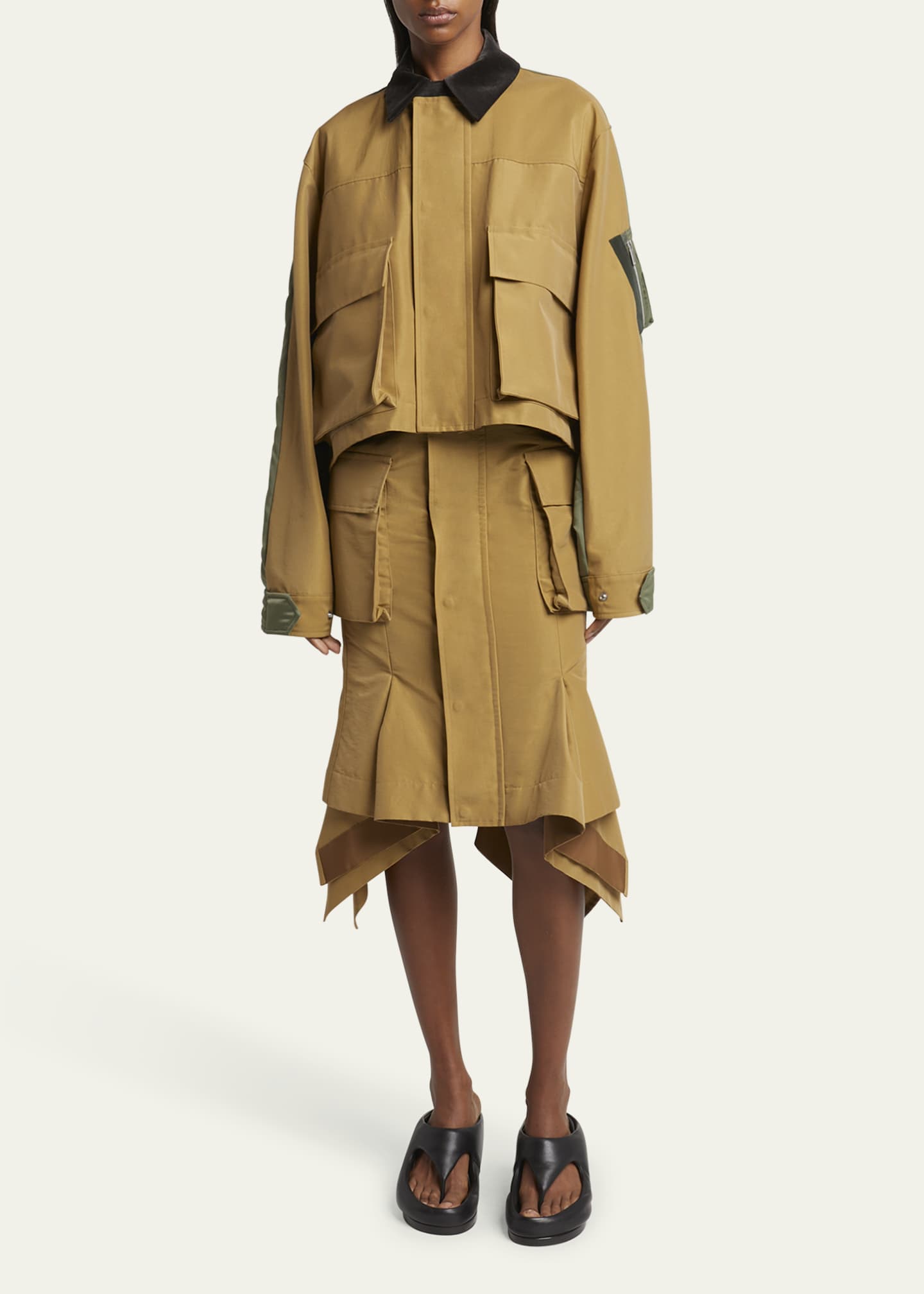 SACAI Hybrid Cargo Pocket Contrast Collar Utility Jacket SACAI Hybrid Cargo Pocket Contrast Collar Utility Jacket