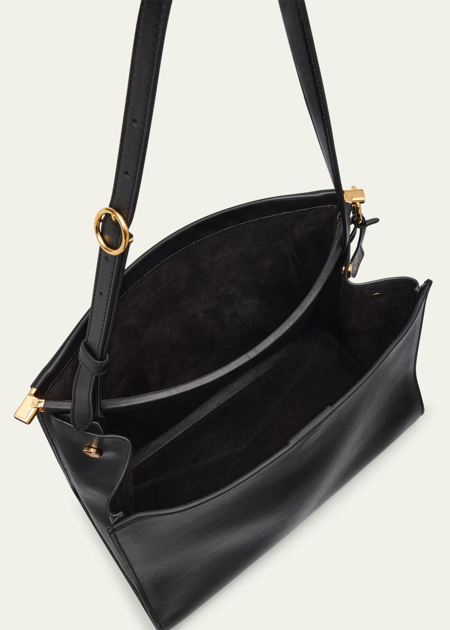 ALAIA Le Click Medium Curve Shoulder Bag in Glossy Leather Image 3 of 4