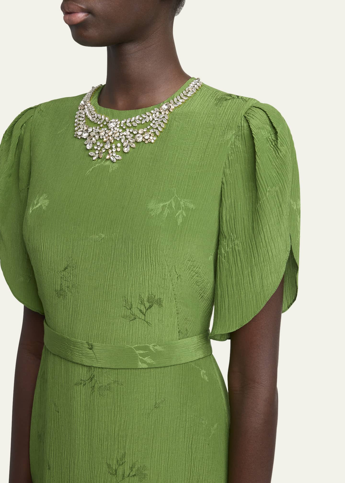 Crystal Necklace Floral Embroidered Short Sleeve Cocktail Dress - Thumbnail 5