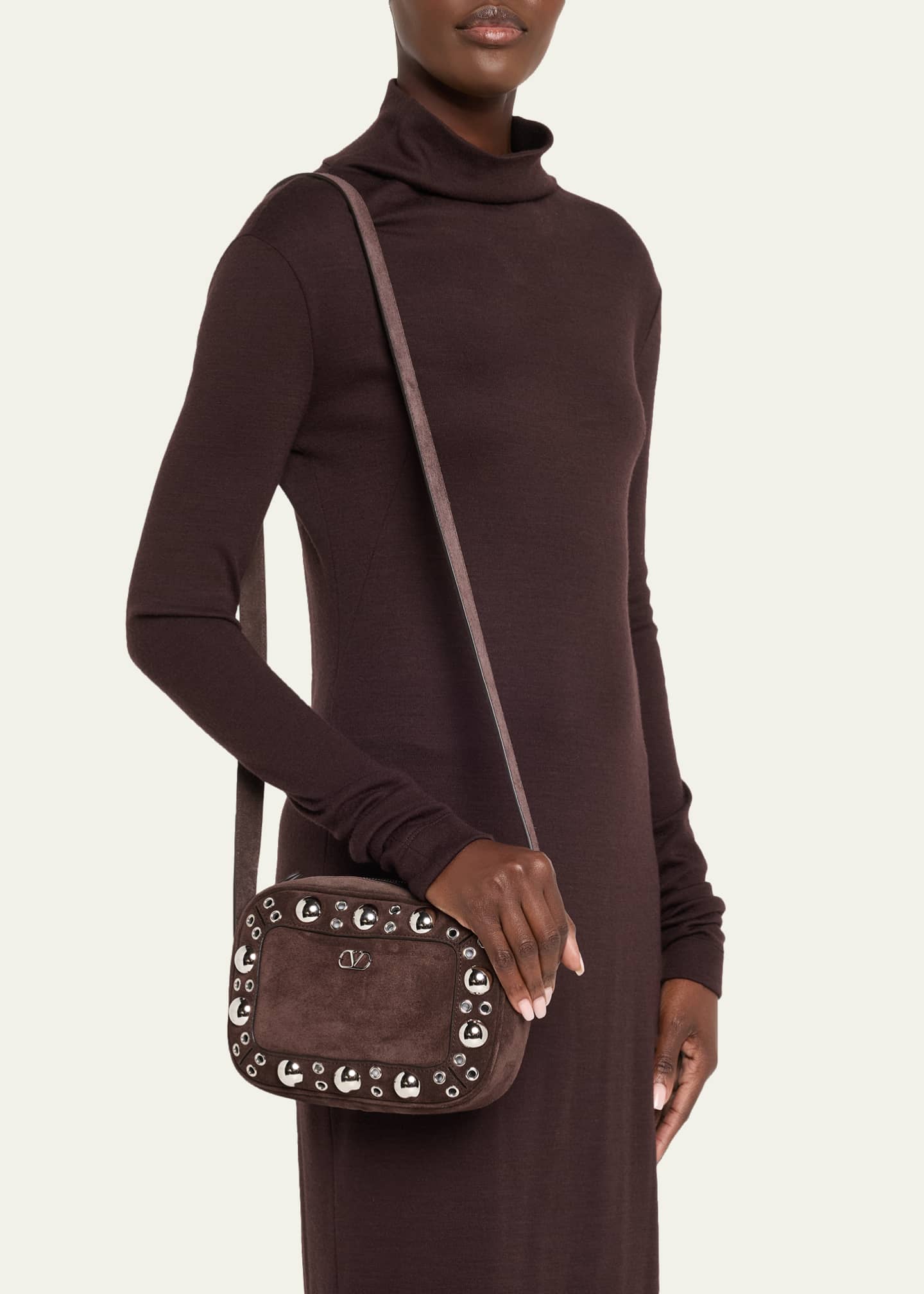 ショルダーバッグ・ポシェット Valentino Garavani Brown Suede Nellcate Crossbody Bag Valentino Garavani Nellcote Studded Suede Camera Crossbody
