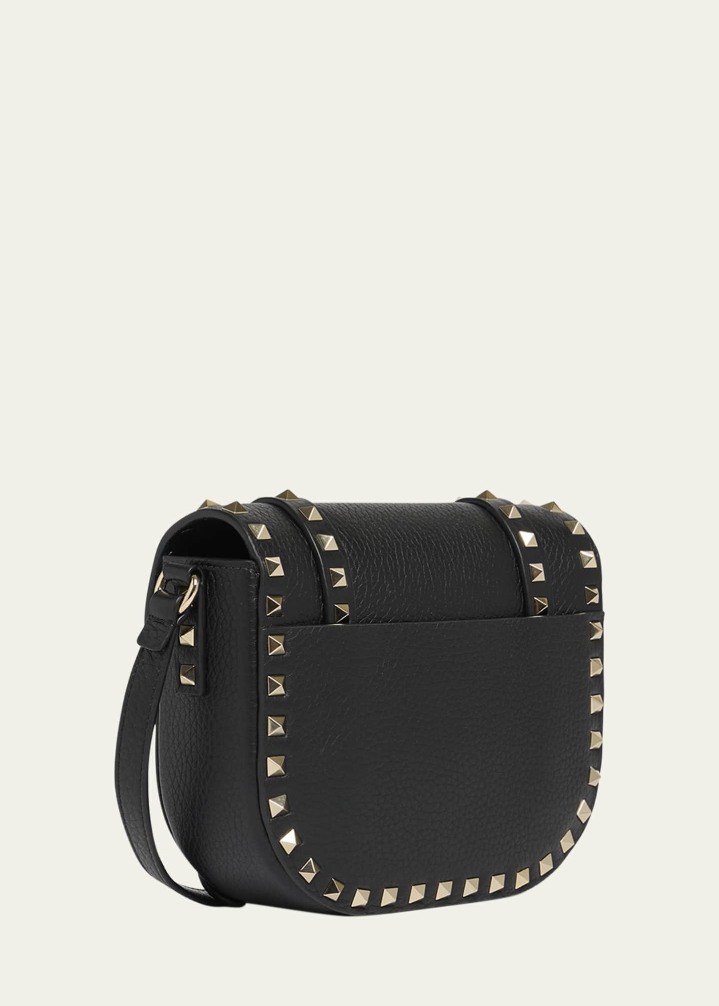 【関税&送料込】Valentino Garavani Rockstud Small Leather Cr Valentino Garavani Small Rockstud Leather Shoulder Bag
