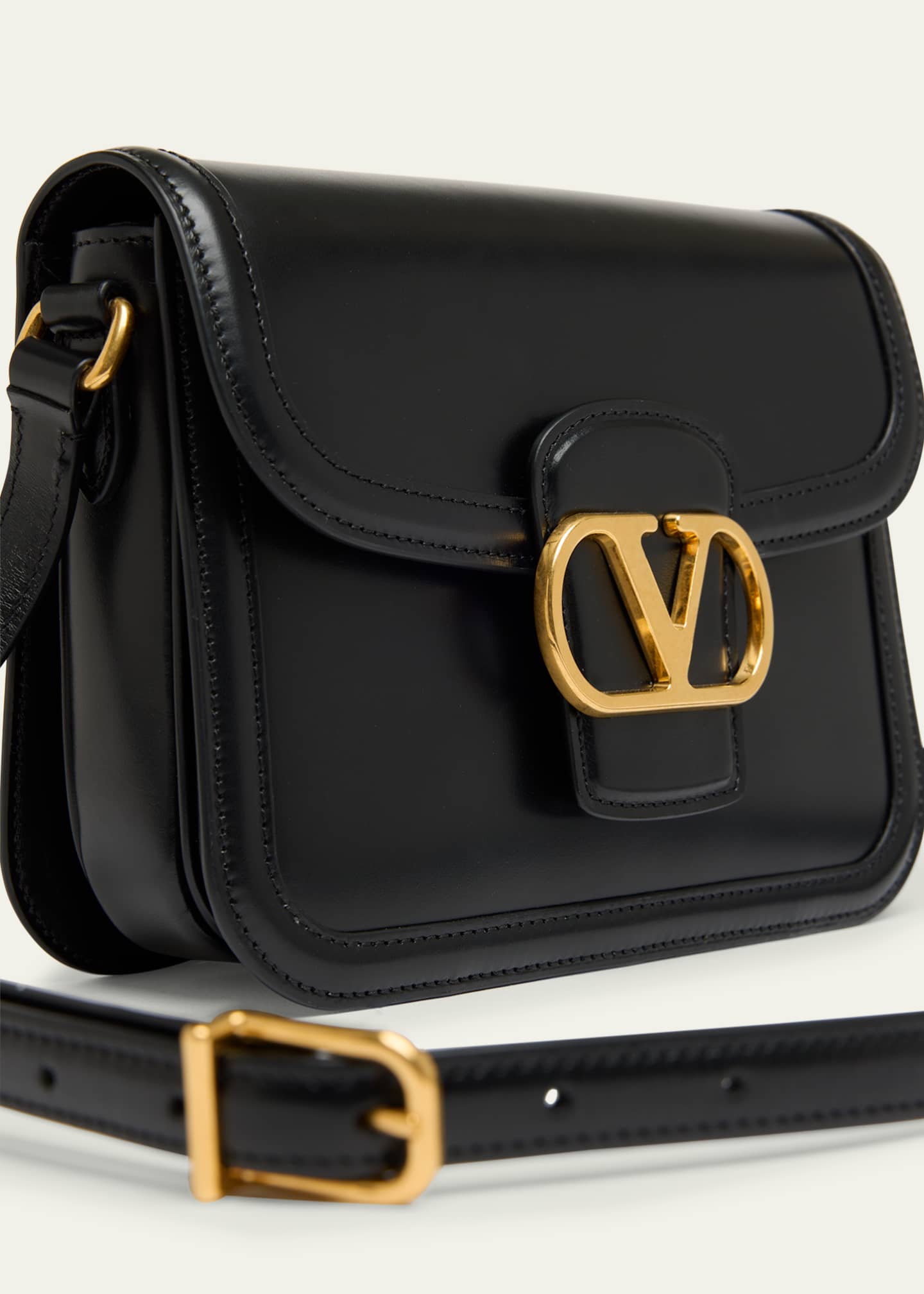 【関税＆送料込み】Valentino Garavani Small 9To5 Bag In Bor VALENTINO GARAVANI 9to5 leather shoulder bag | NET-A-PORTER