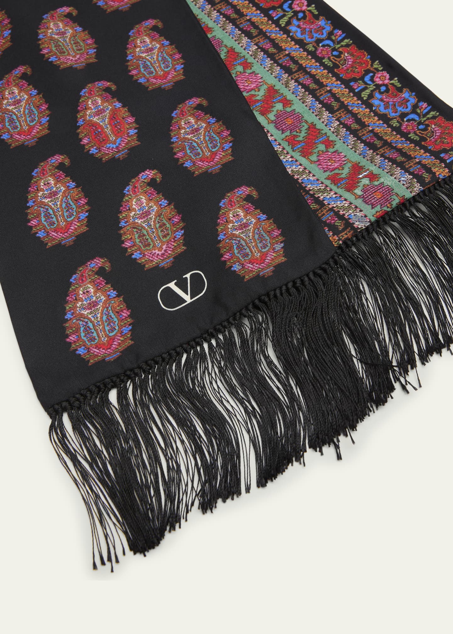 【関税&送料込】Valentino Garavani Scarf Ricamati Vellut Valentino Garavani Silk Cherryfic Print Scarf | Harrods HK