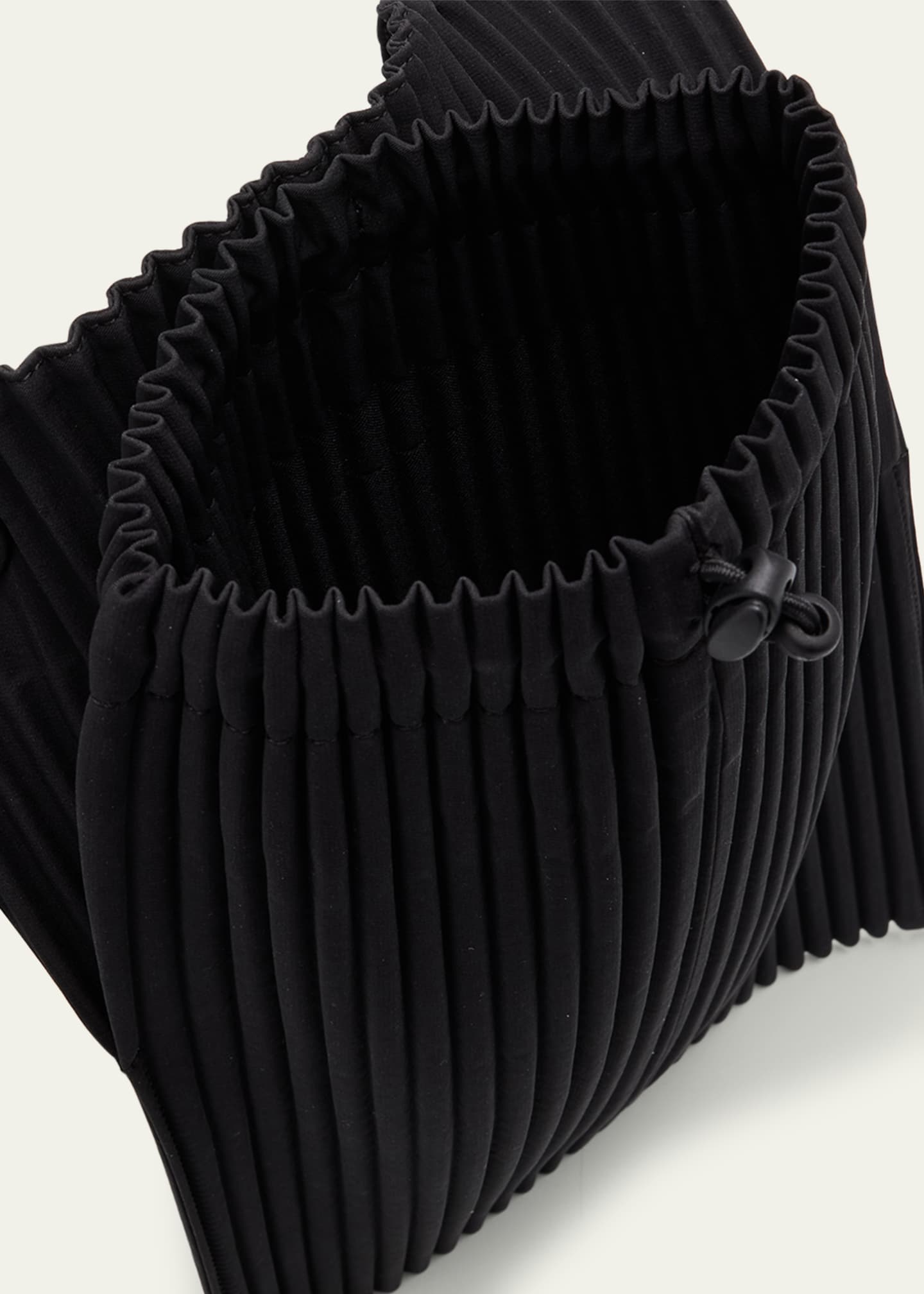 Homme Plisse Issey Miyake Men's Pocket Large Pleated Crossbody Bag Image 4 of 6