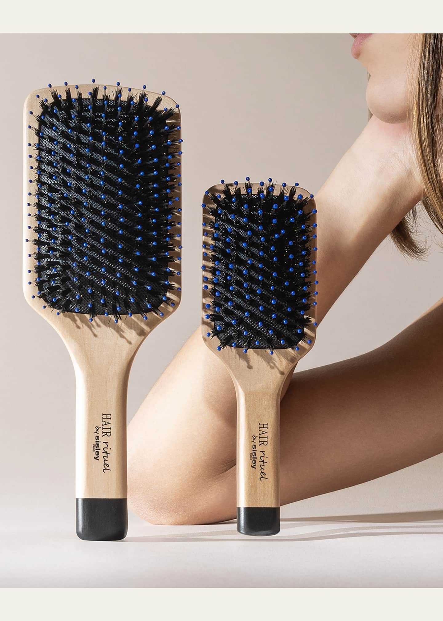 Sisley Paris The Pocket Brush Radiance Softness Image 3 of 4