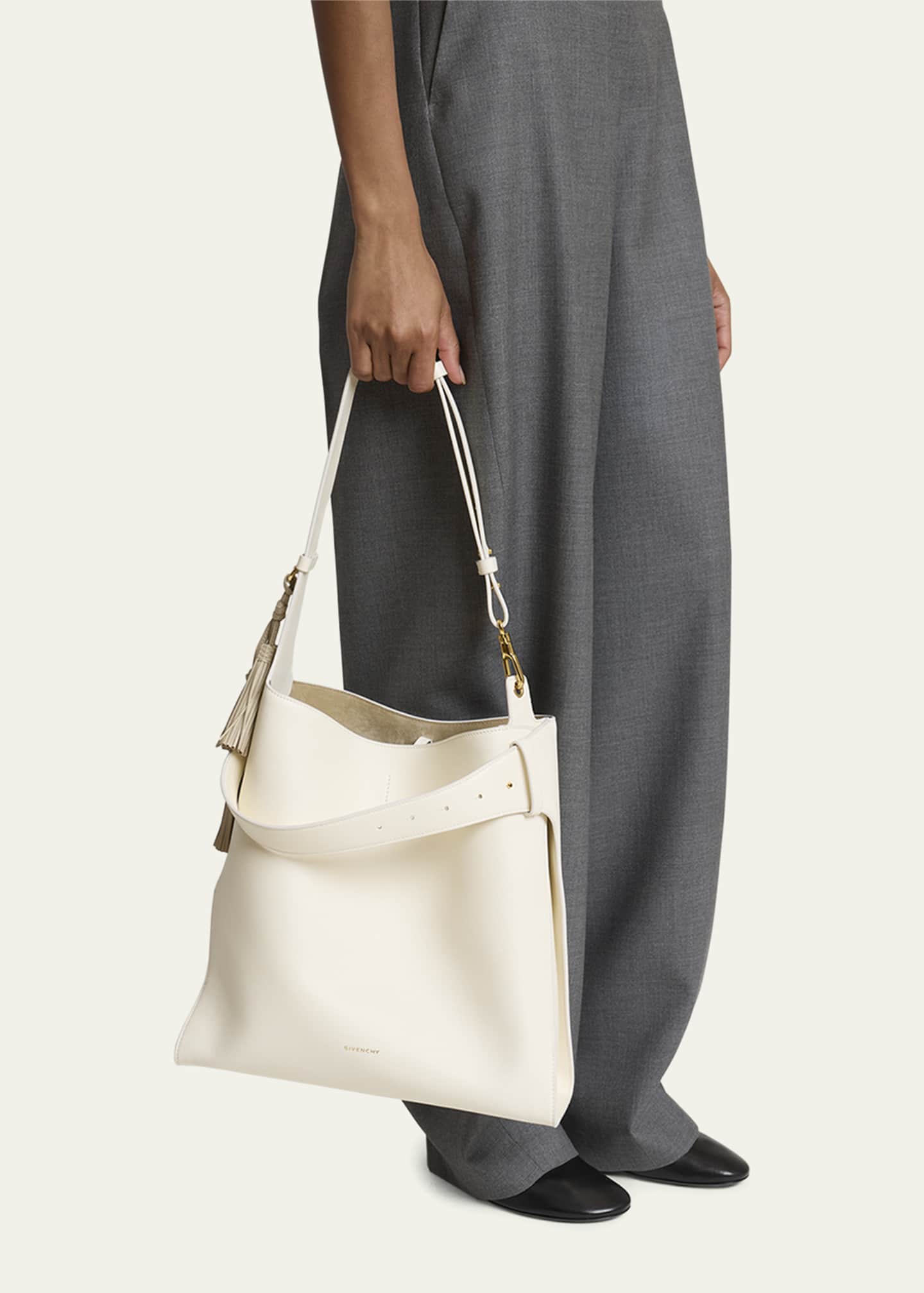 Givenchy Day Medium Hobo Bag in Smooth Leather Image 2 of 6
