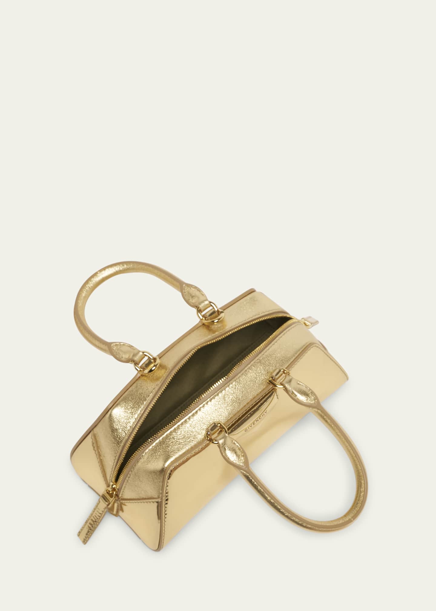 【関税＆送料込み】Givenchy Antigona East-West Mini Bag Mini Antigona East-West bag in Box leather in - vermillon