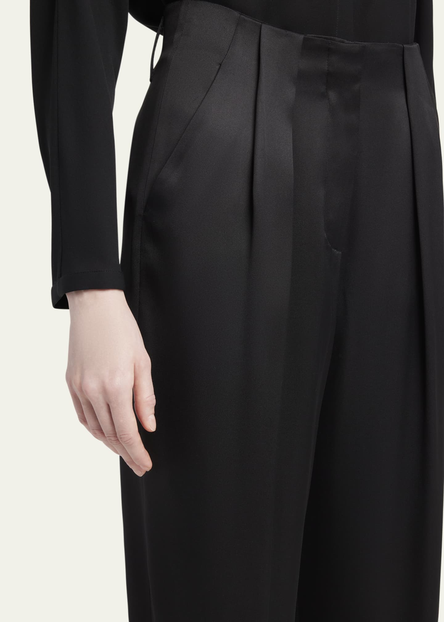 パンツ Giorgio Armani Grey Silk Satin Trousers With Double Pleats Giorgio Armani Silk Satin Pleated Straight-Leg Trousers
