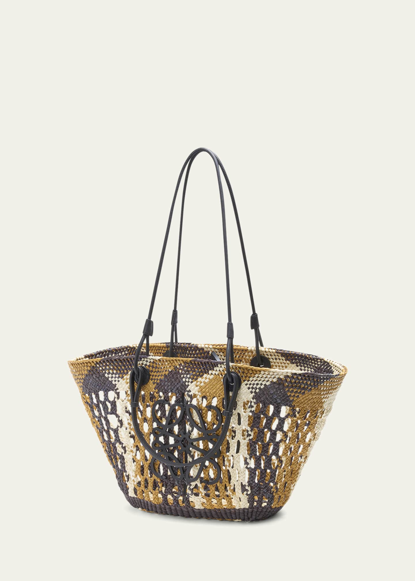 LOEWE シグラ バスケットバッグ　イビザ　カゴバッグ Loewe x Paula's Ibiza Medium Anagram Ajoure Basket Tote Bag in