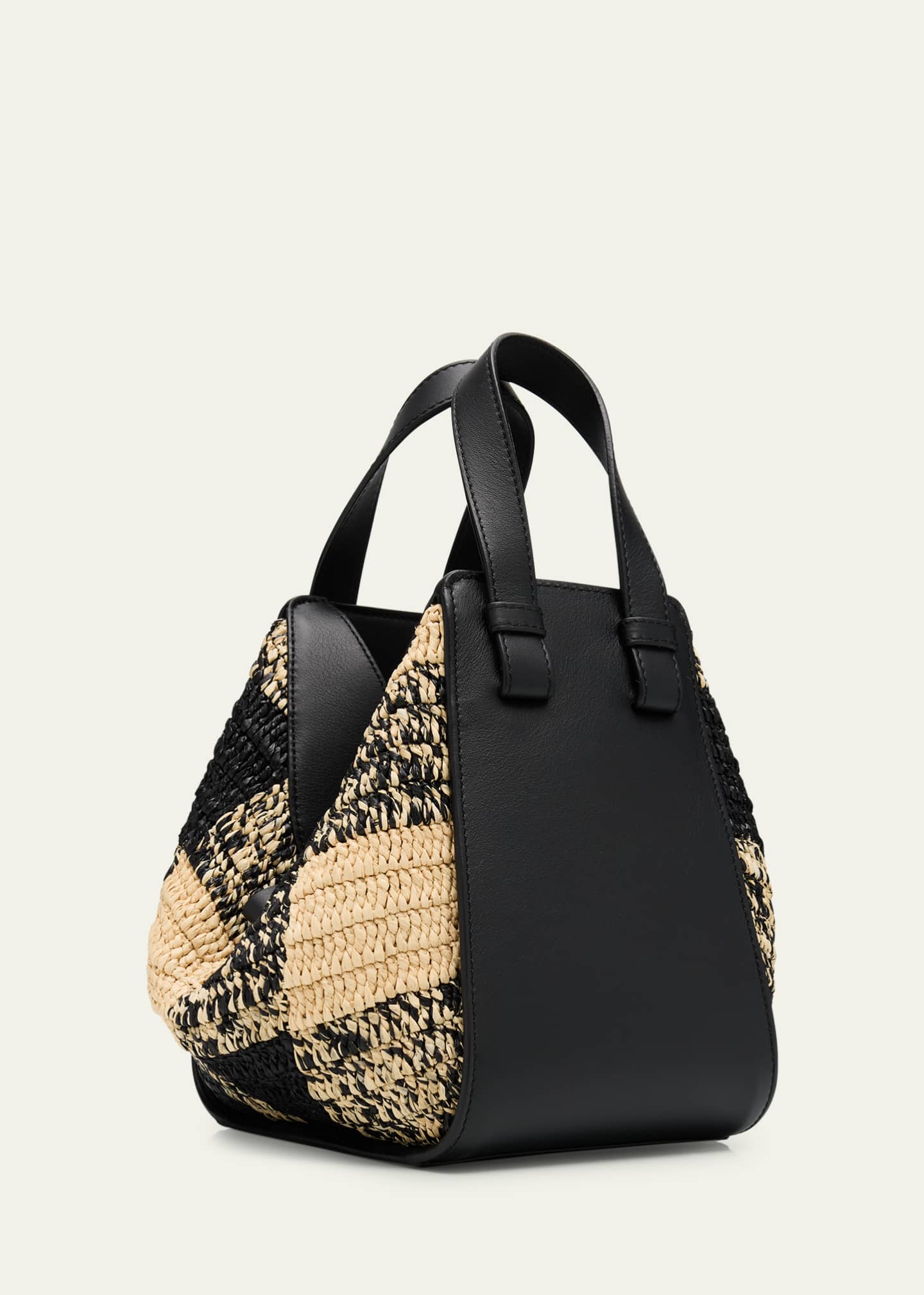 Loewe x Paula’s Ibiza Hammock Top-Handle Bag in Gingham Raffia Image 3 of 6