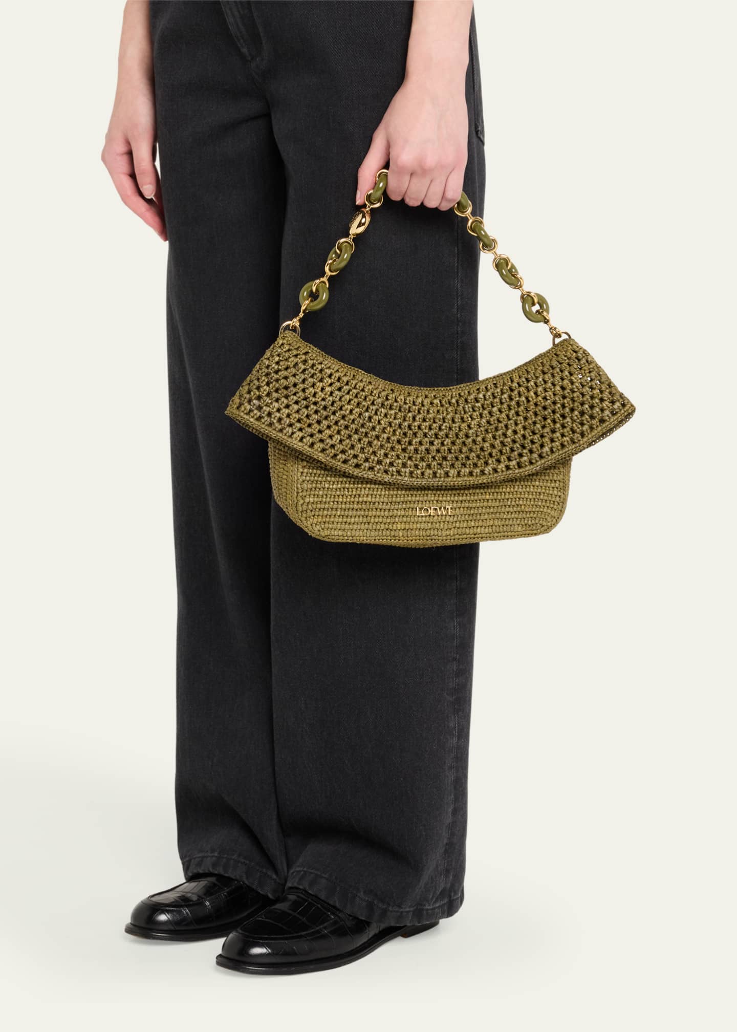 LOEWEラファイヤショルダーバッグ 0400022810886_BLACK?wid=600&