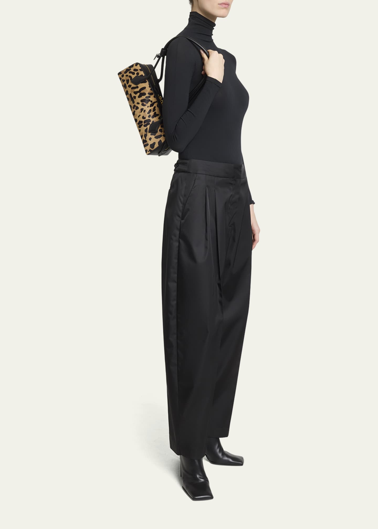 ALAIA Le Teckel Medium Shoulder Bag in Leopard Calf Hair Image 5 of 6