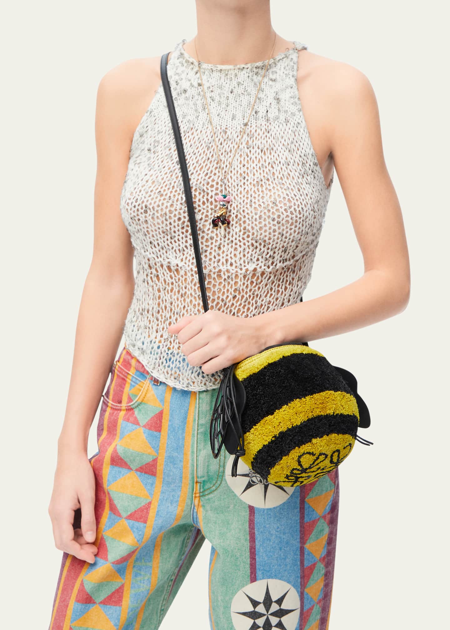 かごバッグ LOEWE AANBBBMX08-2165 PEBLE BUCKET IN RAFFIA AND CALF Loewe Bee Basket Bucket Bag in Raffia and Leather - Bergdorf