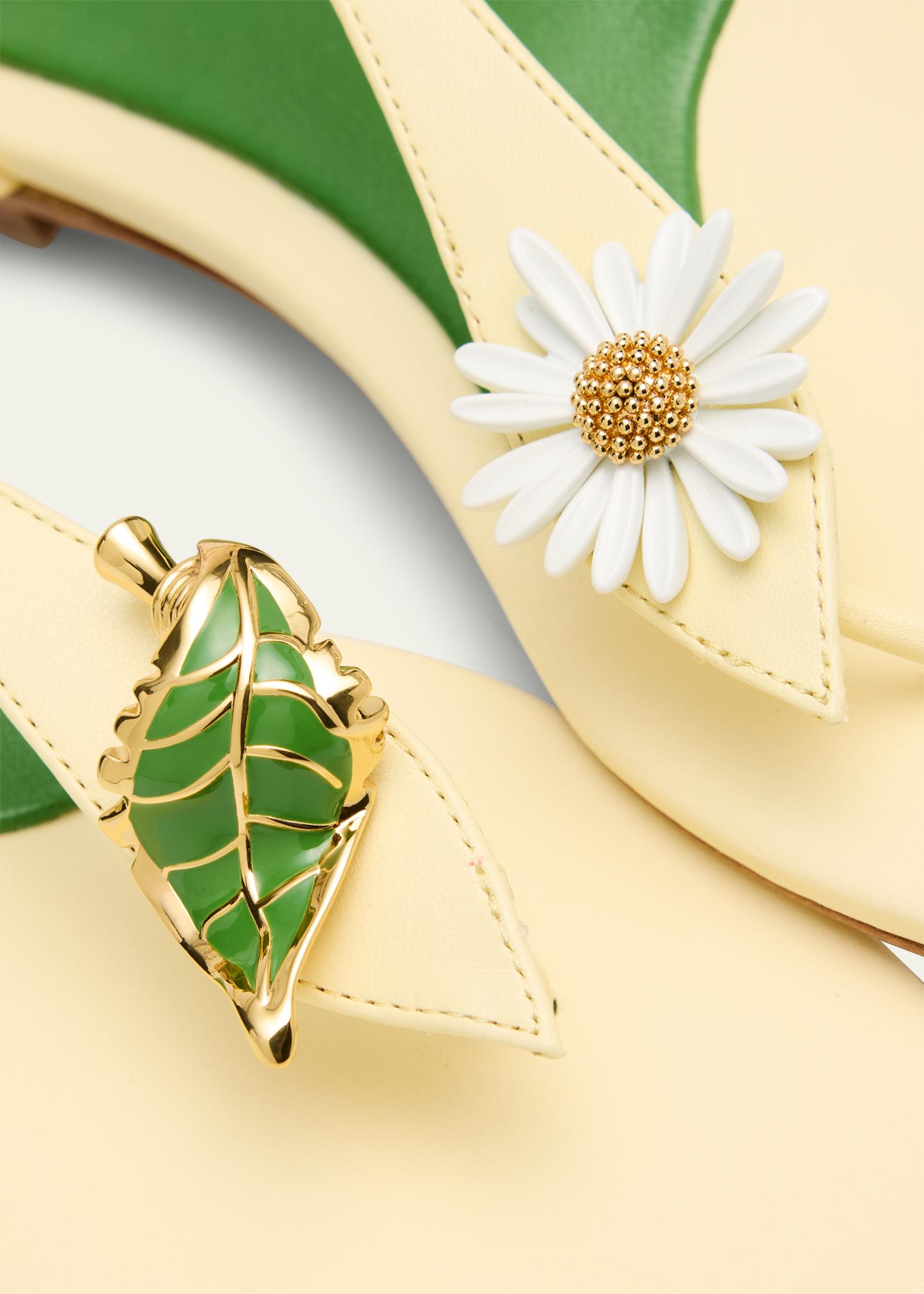 Bottega Veneta Rana Leaf Strap Leather Thong Sandals - Bergdorf