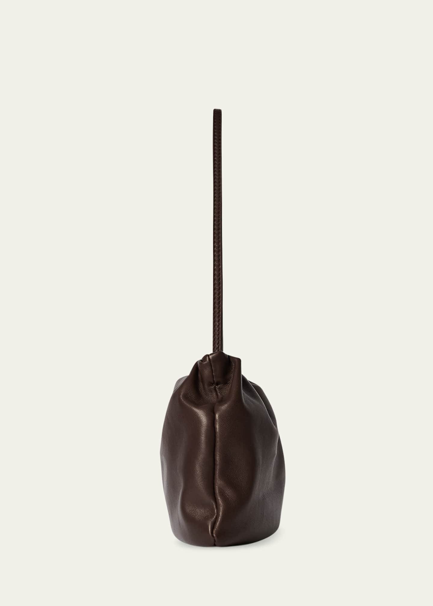 【国内発送】THE ROW ショルダーバッグ Bourse XL gathered THE ROW Bourse XL gathered leather shoulder bag | NET-A-PORTER