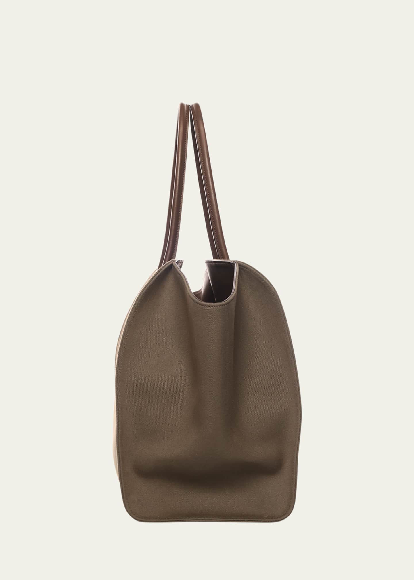 【The Row】『関税込』Marlo 17 tote bag Marlo 17 Bag Black in Leather – The Row