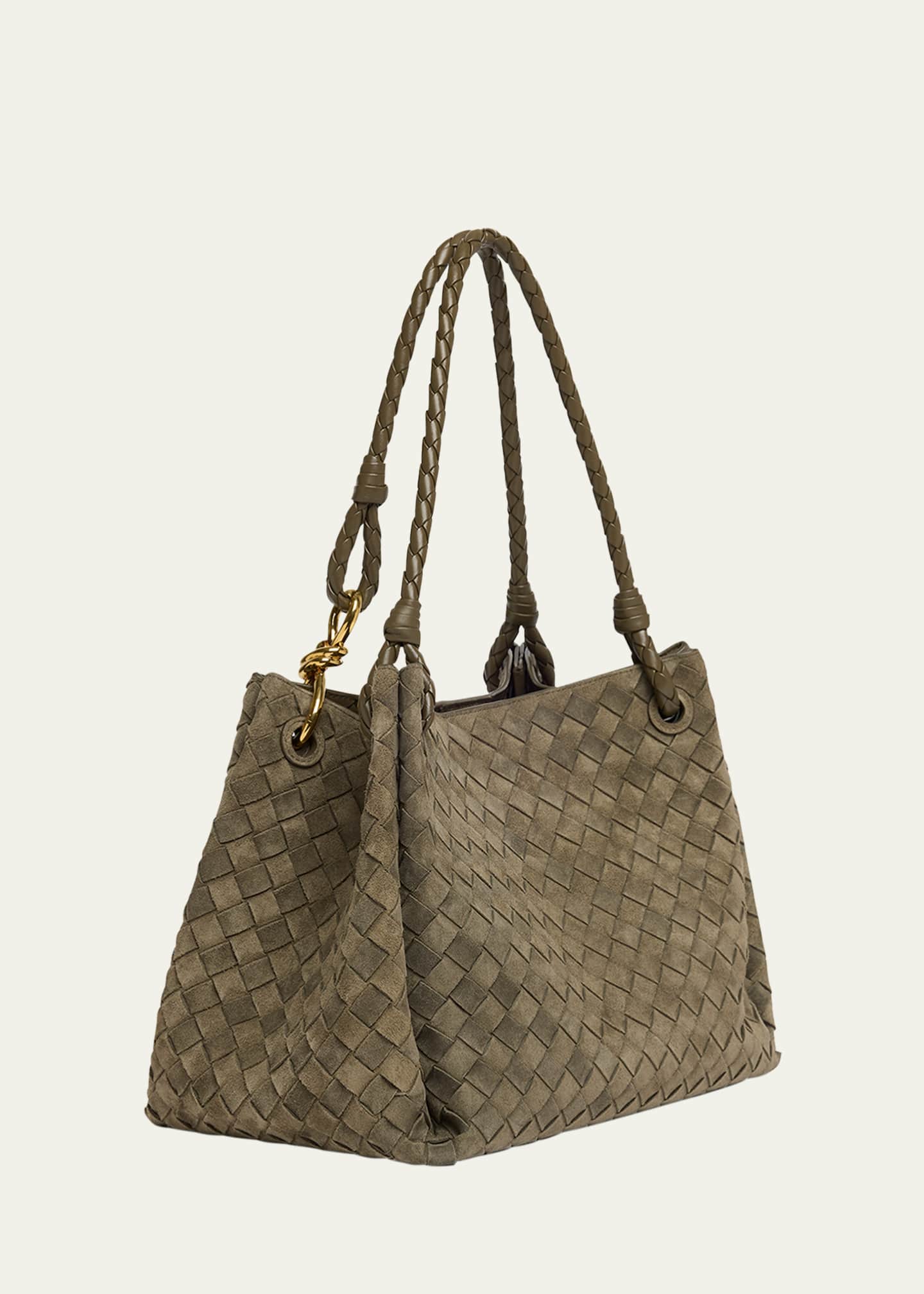 トートバッグ BOTTEGA VENETA Sand Suede Hop Shoulder Bag Hop Large Intrecciato suede shoulder bag in beige - Bottega