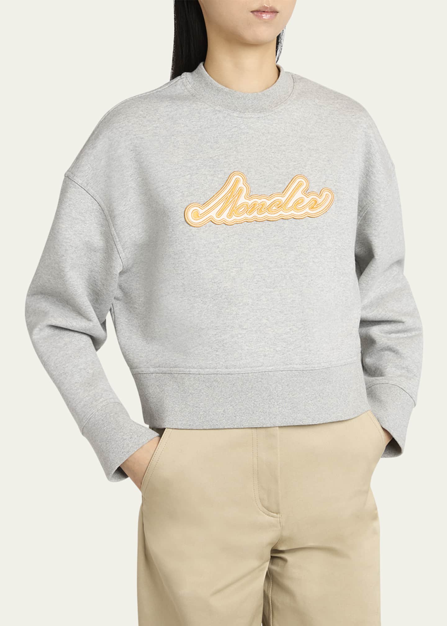 モンクレール　ロゴ　スエット　LOGO PATCH SWEATSHIRT Moncler Logo Patch Crewneck Sweatshirt - Bergdorf Goodman