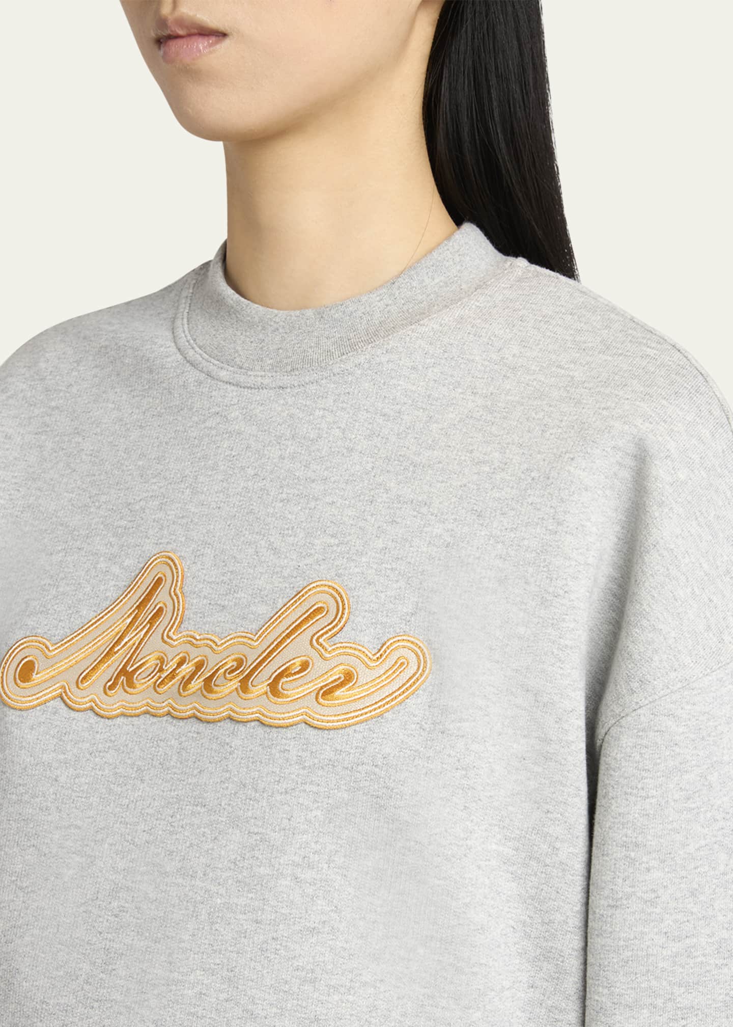 モンクレール　ロゴ　スエット　LOGO PATCH SWEATSHIRT Moncler Logo Patch Crewneck Sweatshirt - Bergdorf Goodman