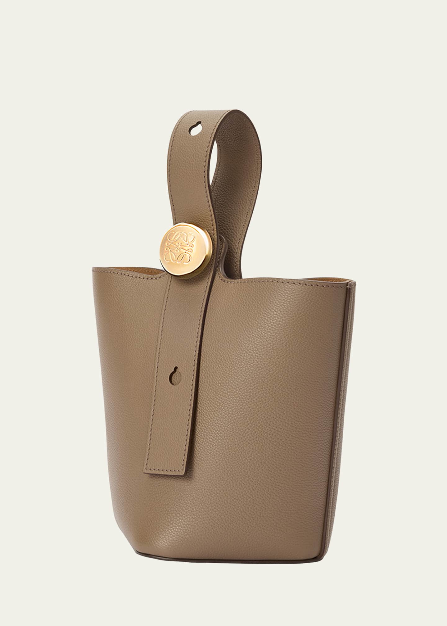 【LOEWE 】Pebble Mini Leather Bucket BagーDark Butter Pebble Mini leather bucket bag in brown - Loewe | Mytheresa
