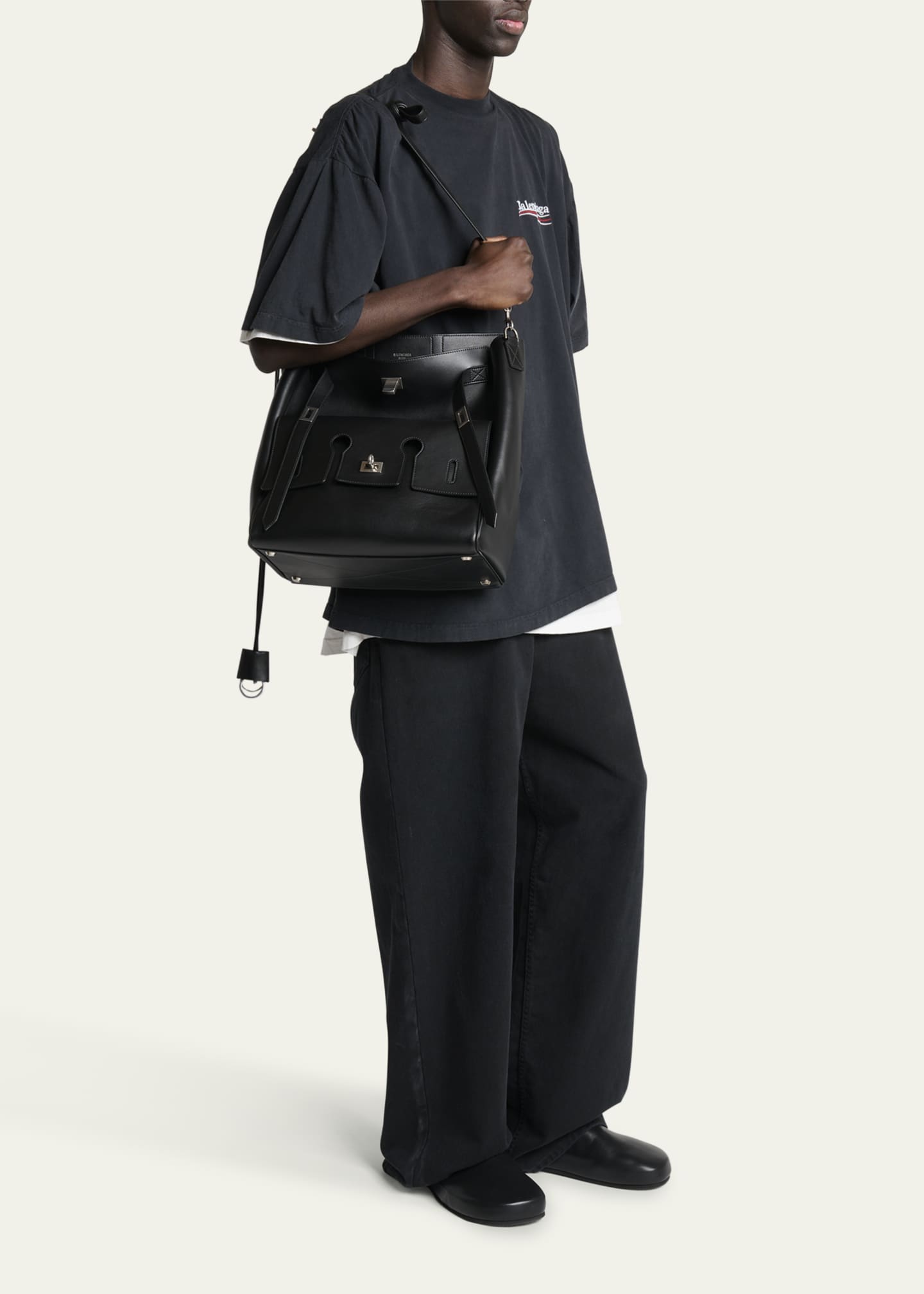ショルダーバッグ BALENCIAGA BEL AIR HOBO MESSENGER BAG Balenciaga Men's Bel Air Leather Hobo Messenger Bag