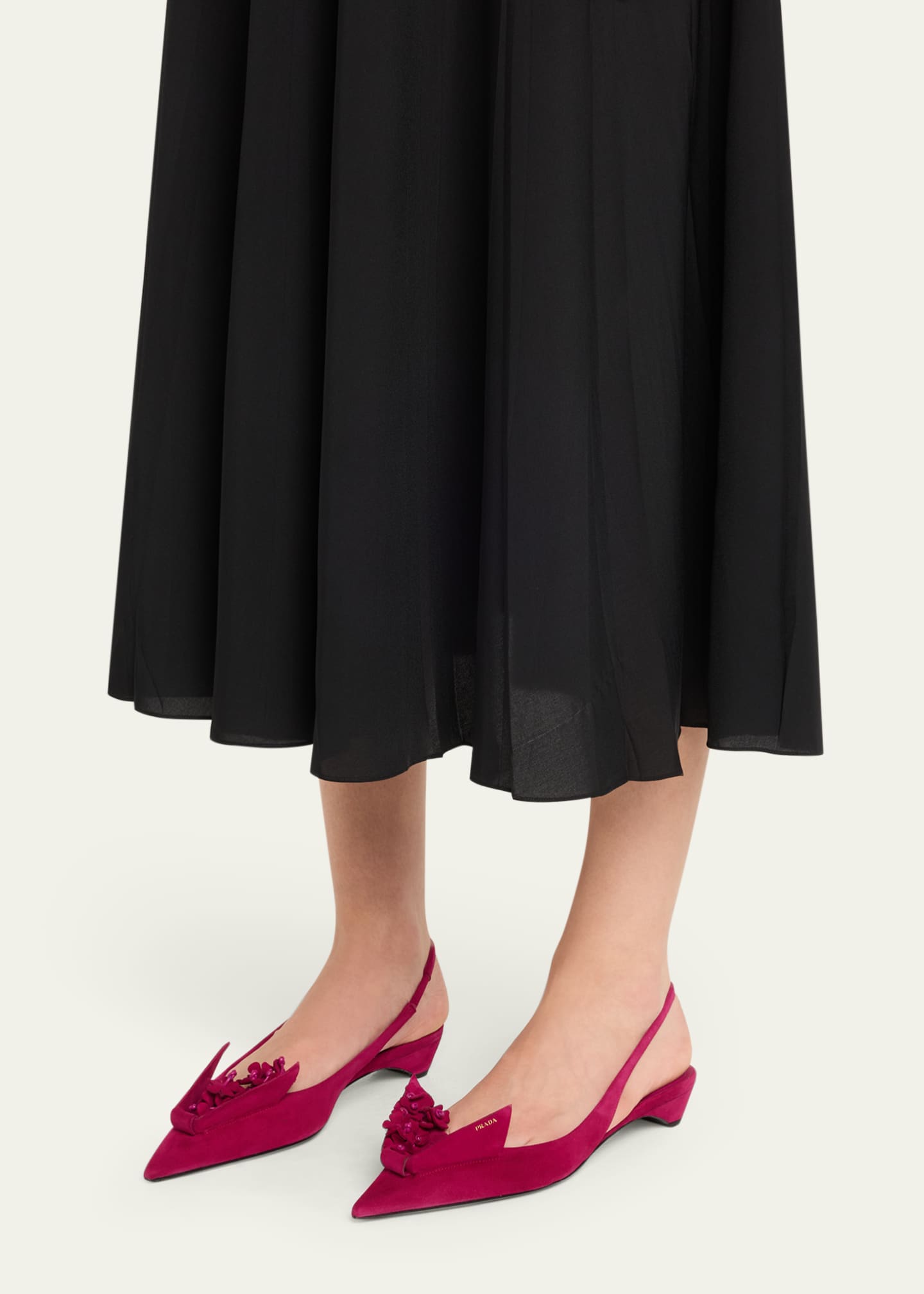 【関税＆送料込み】Prada Suede Slingback Pumps cq5dam.web.hebebed.600.600.jpg