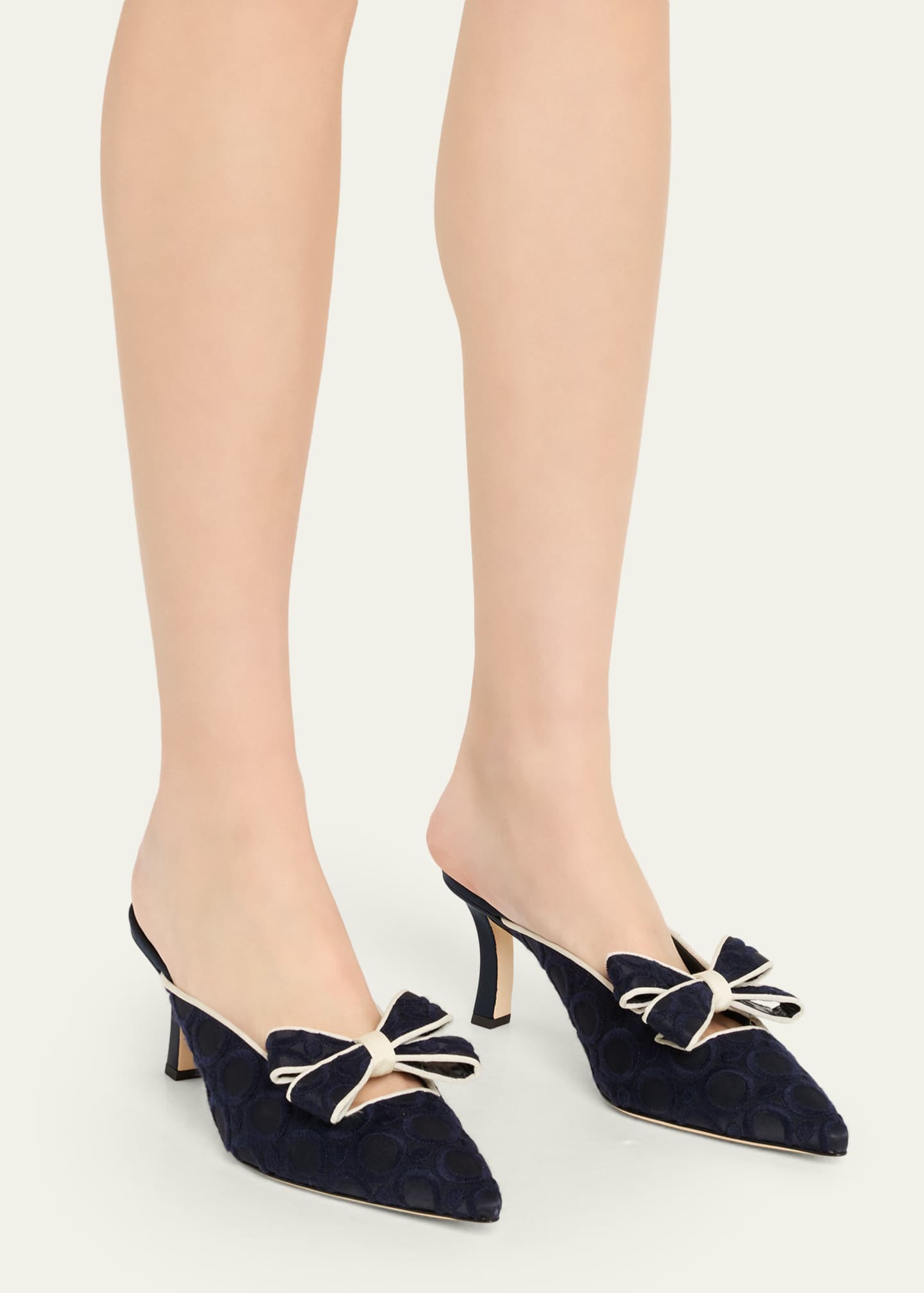 アパルトモン　MANOLO BLAHNIK CAROLYEN MULE Manolo Blahnik | Carolynemu 50 black suede mules | Savannahs