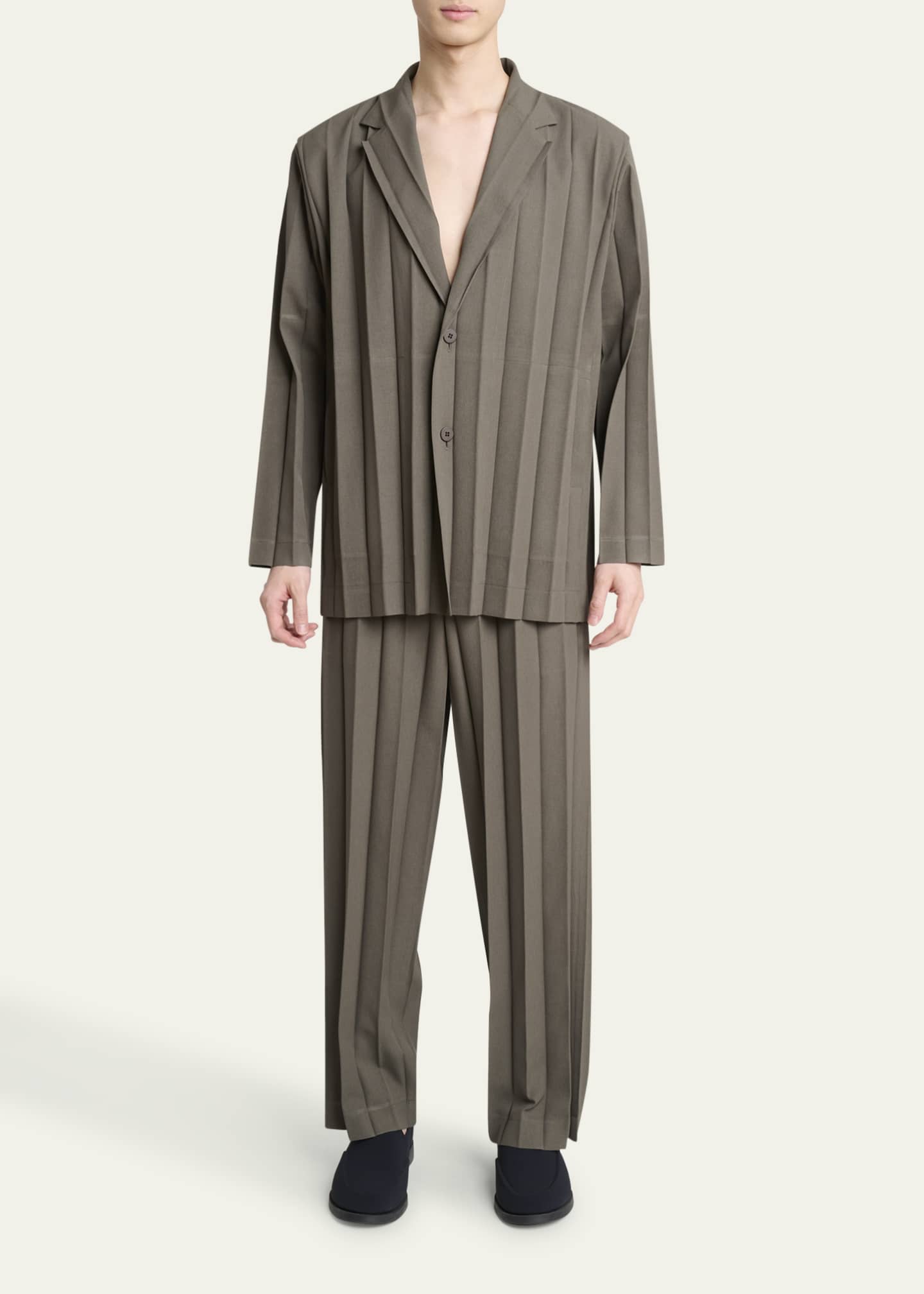 Homme Plisse Issey Miyake Men's Edge Ensemble Pleated Sport