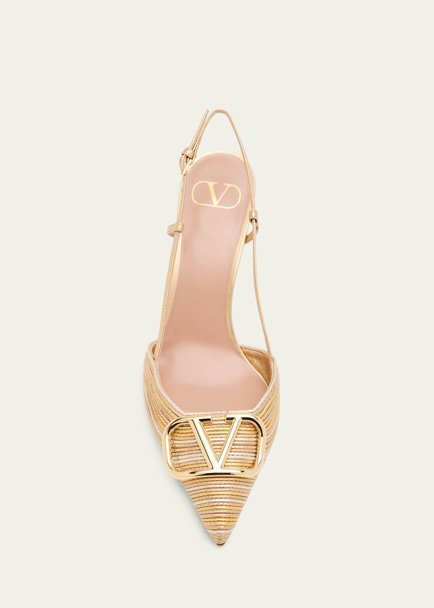 VALENTINO ゴールドのロゴバックルが特徴のスリングバックパンプス。 Valentino Garavani 80mm VLogo Signature Metallic Slingback Pumps