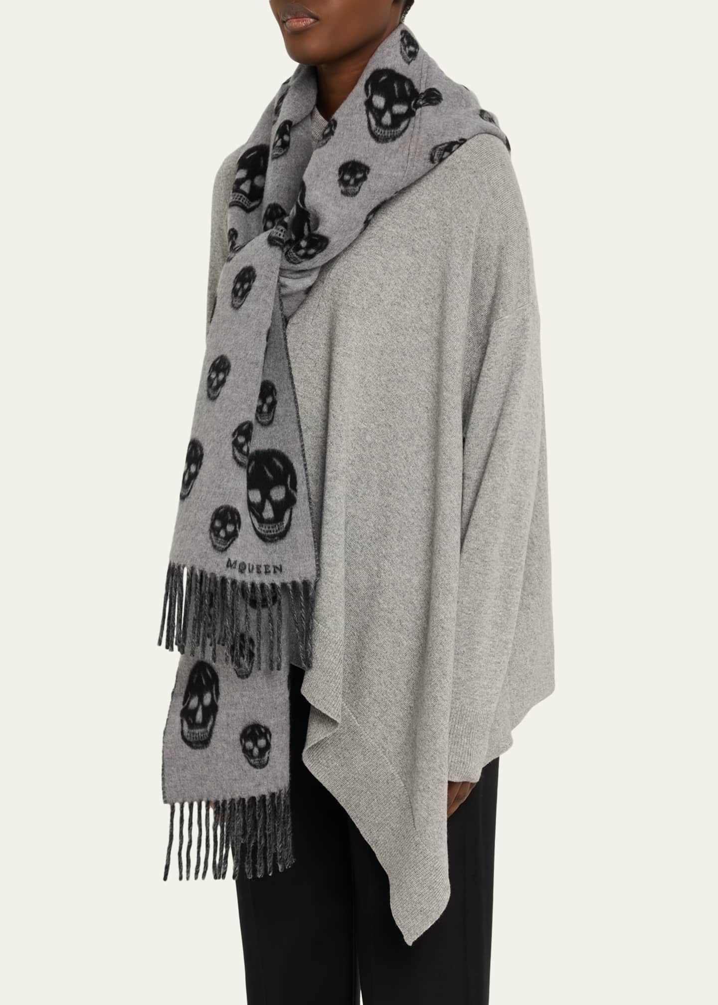 スカルカシミア SKULL CASHMERE100%コーディガン Men's Double Face Skull Scarf in Graphite/Black | McQueen CA
