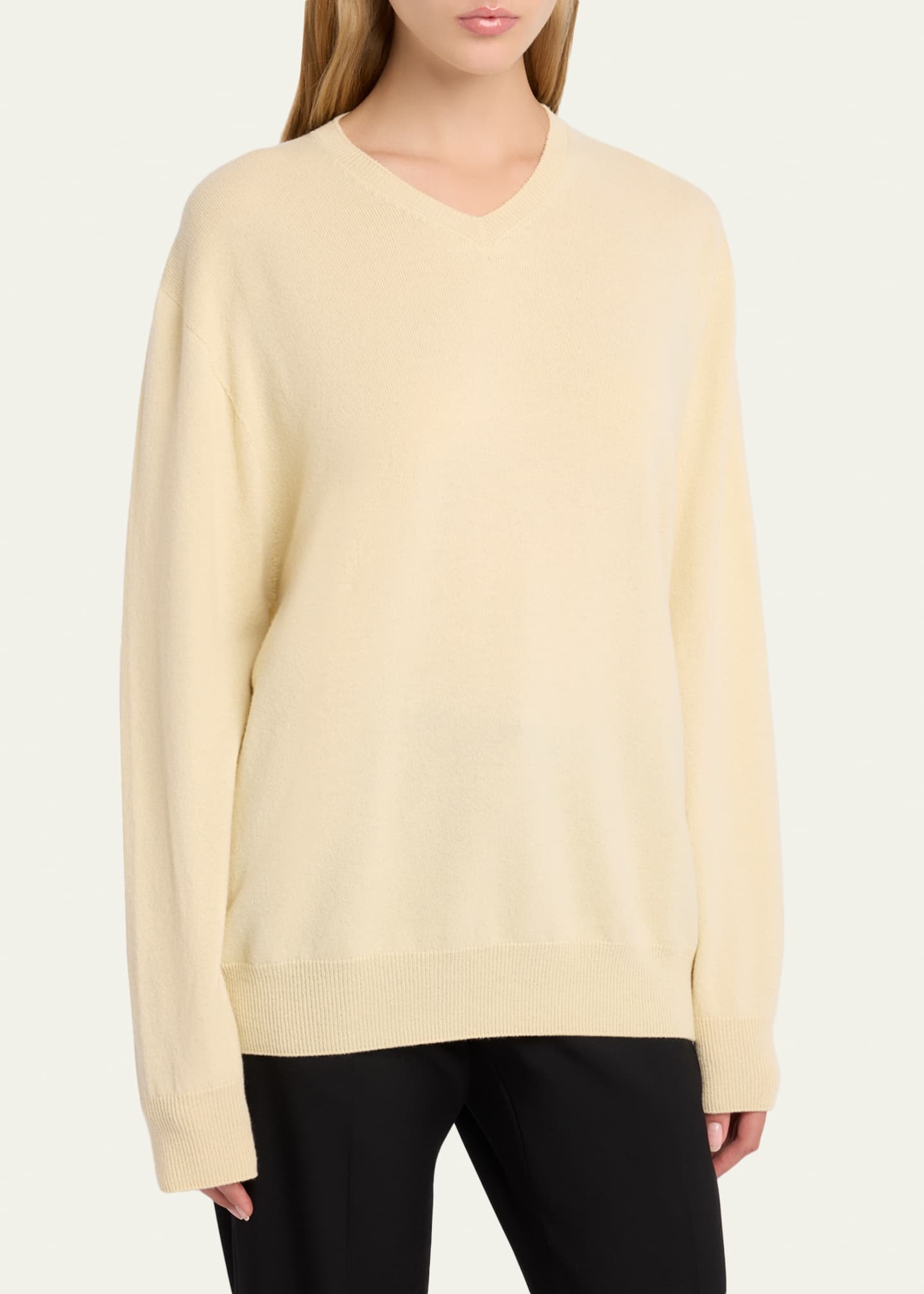 THE ROW カシミアとシルク混セーター THE ROW Migeia V-Neck Cashmere Sweater - Bergdorf Goodman