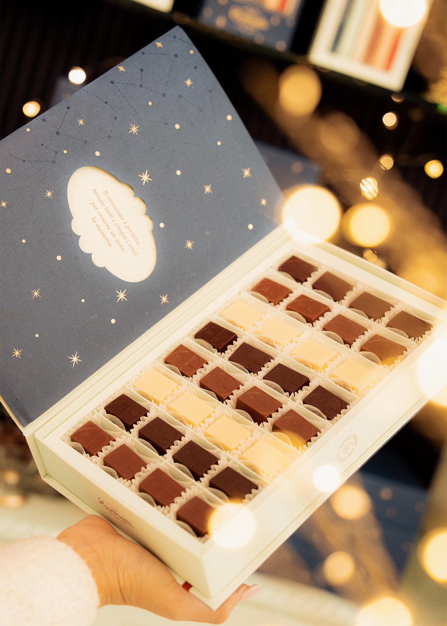 Lavoratti 1938 The Night Before Christmas 32-Piece Assorted Dark