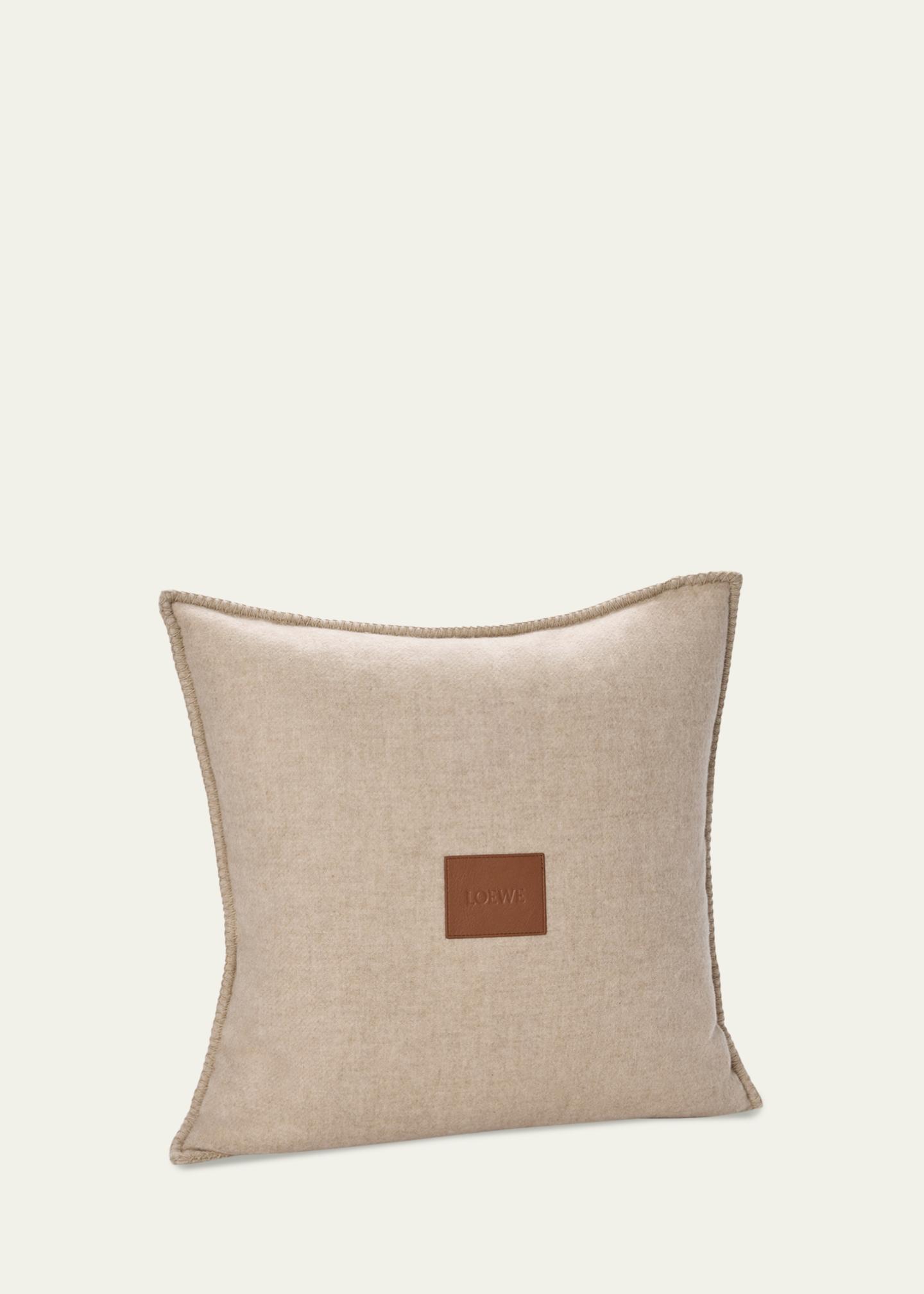 LOEWE アナグラム クッション 2個セット LOEWE Anagram Wool/Cashmere Cushion, 20