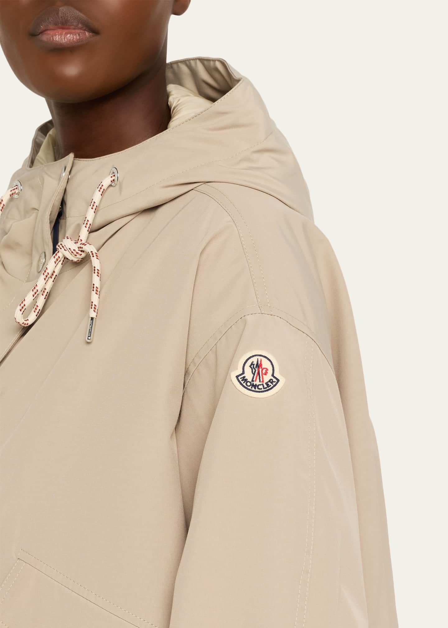 MONCLER ドルマンスリーブ マウンテンパーカー ベージュ 00 ポンチョ Moncler Eucalyptus Hooded Short Down Jacket - Bergdorf Goodman