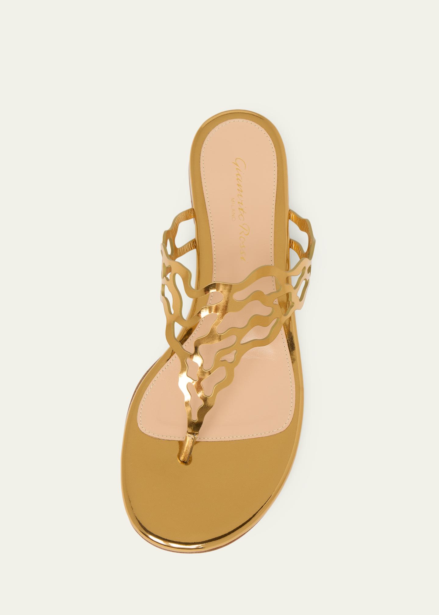 売約済です。Giovanni Rossi ベージュ トングサンダル Gianvito Rossi Laser-Cut Metallic Leather Thong Sandals - Bergdorf