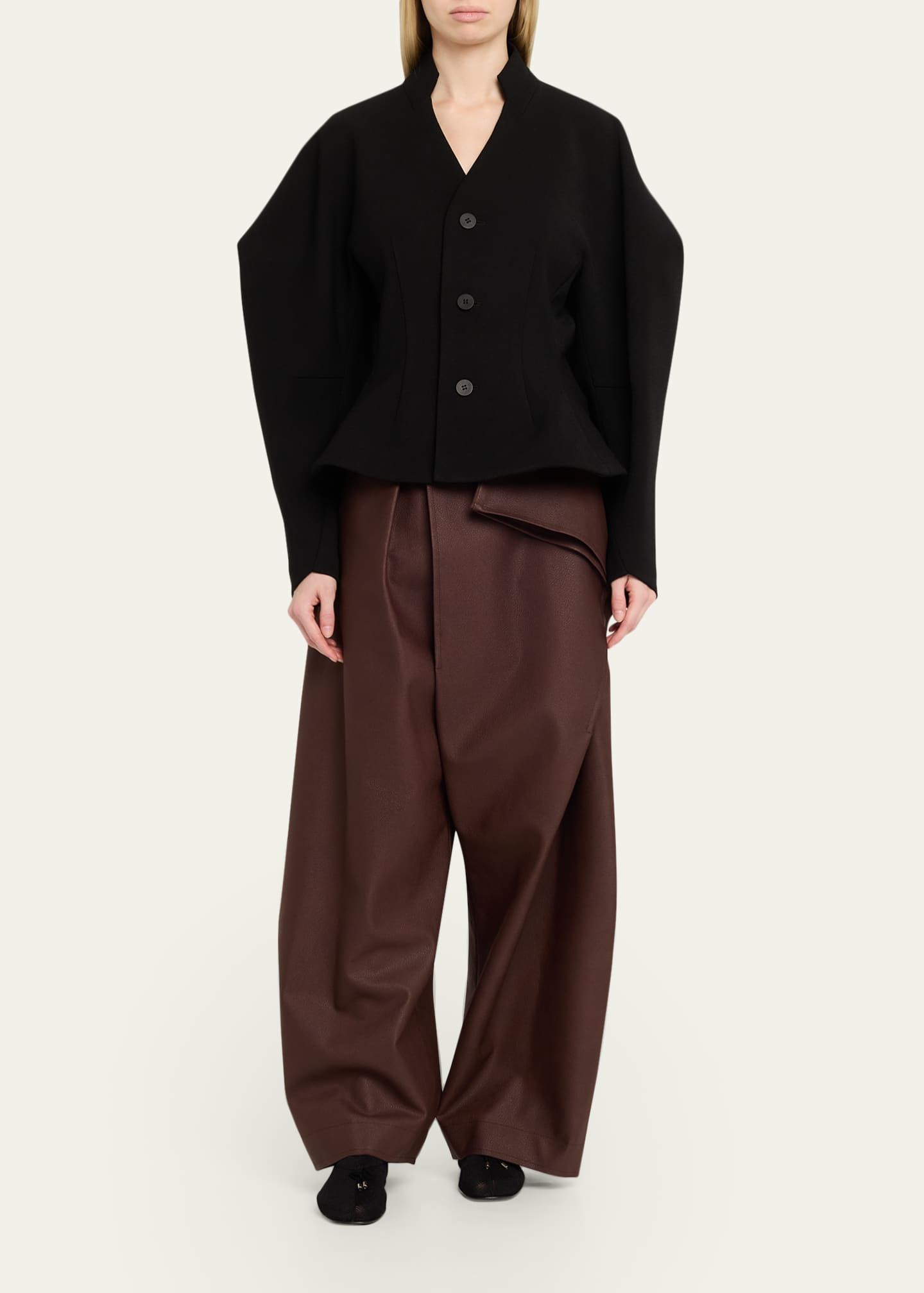 ISSEY MIYAKEドレスパンツ　(レディース) Issey Miyake Pronounced Body Wide-Leg Vegan Leather Pants