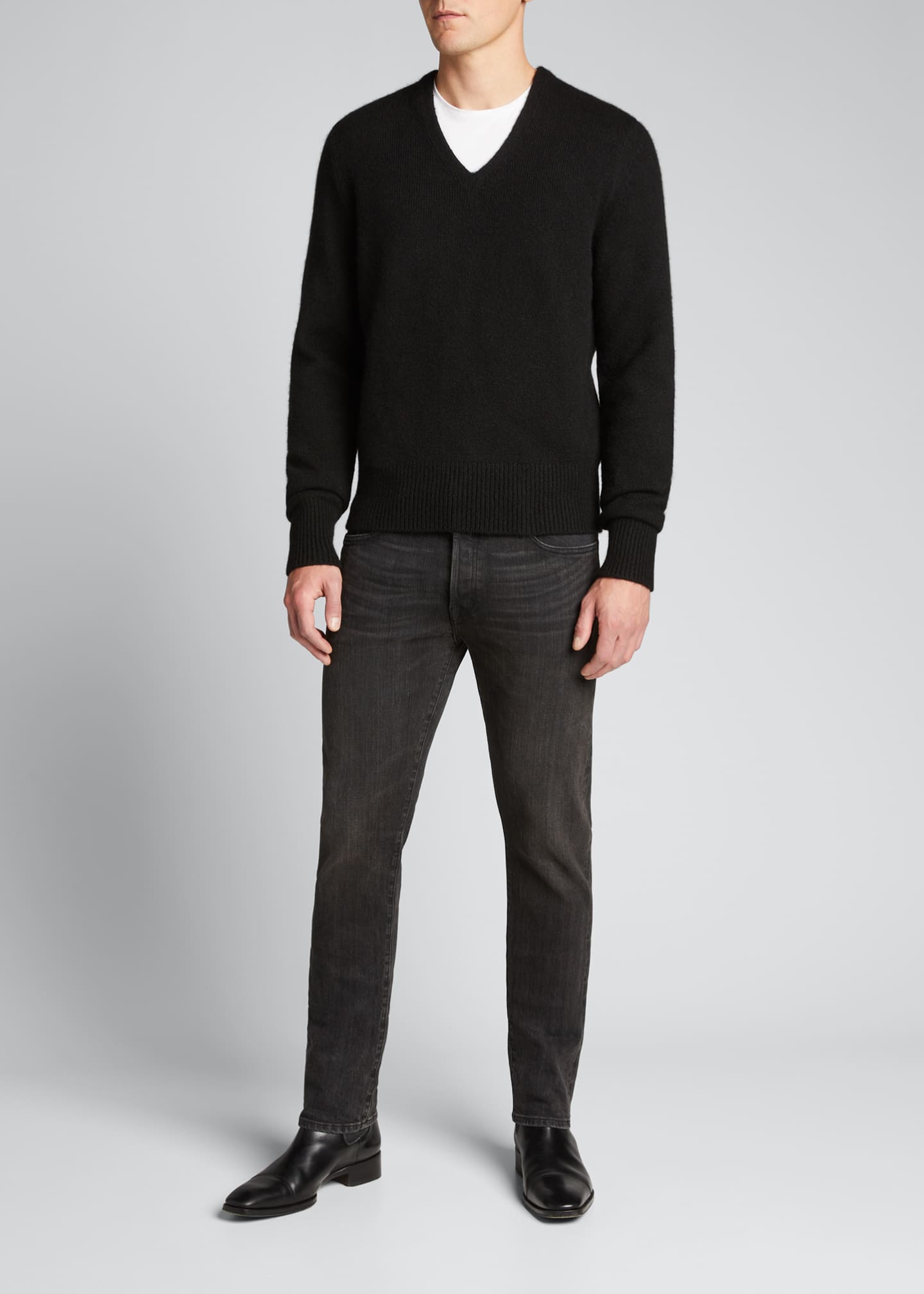 TOM FORD Men's Solid V-Neck Cashmere-Wool Knit Sweater - Bergdorf Goodman