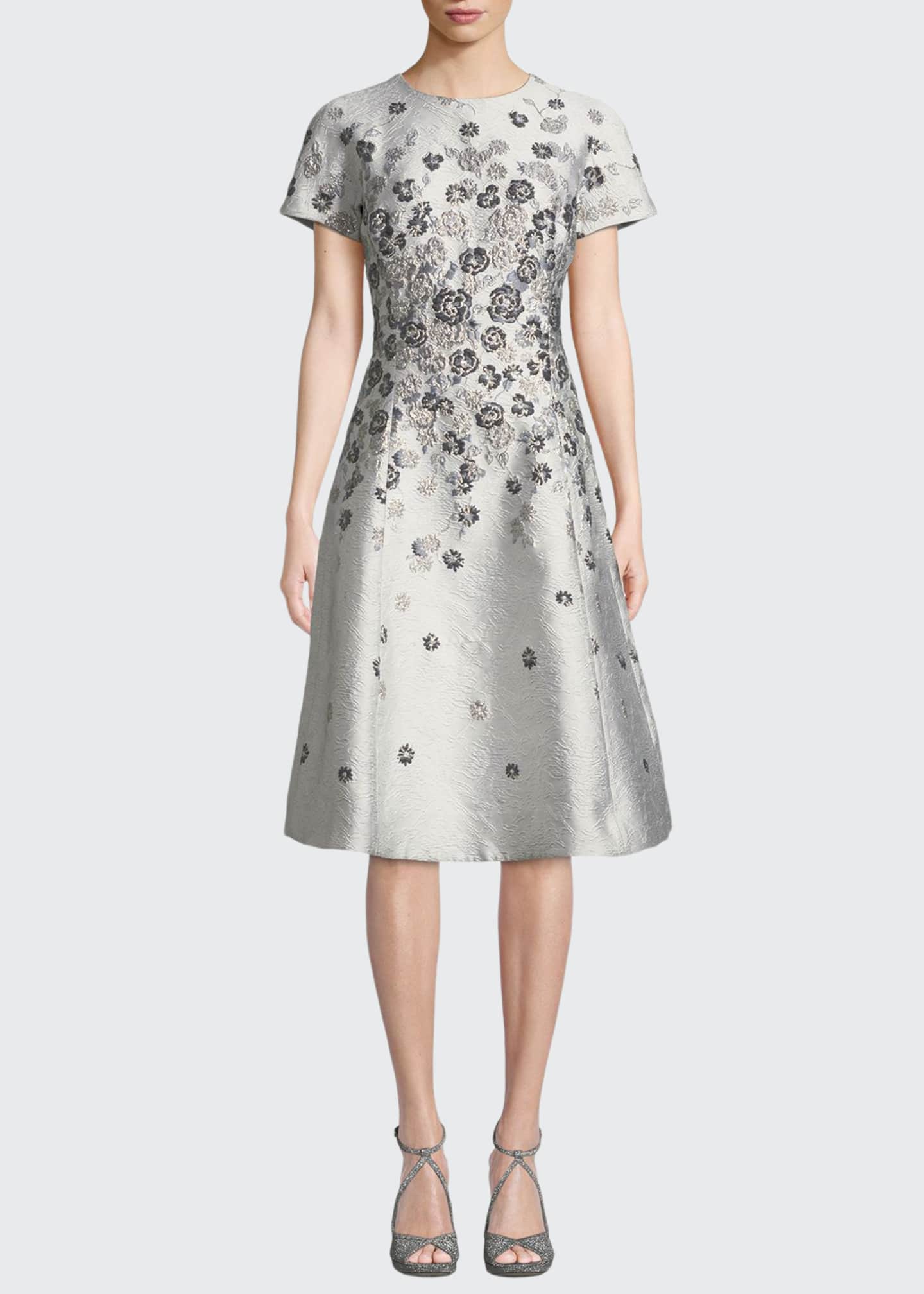 Rickie Freeman For Teri Jon Short Sleeve 3d Floral Embroidered