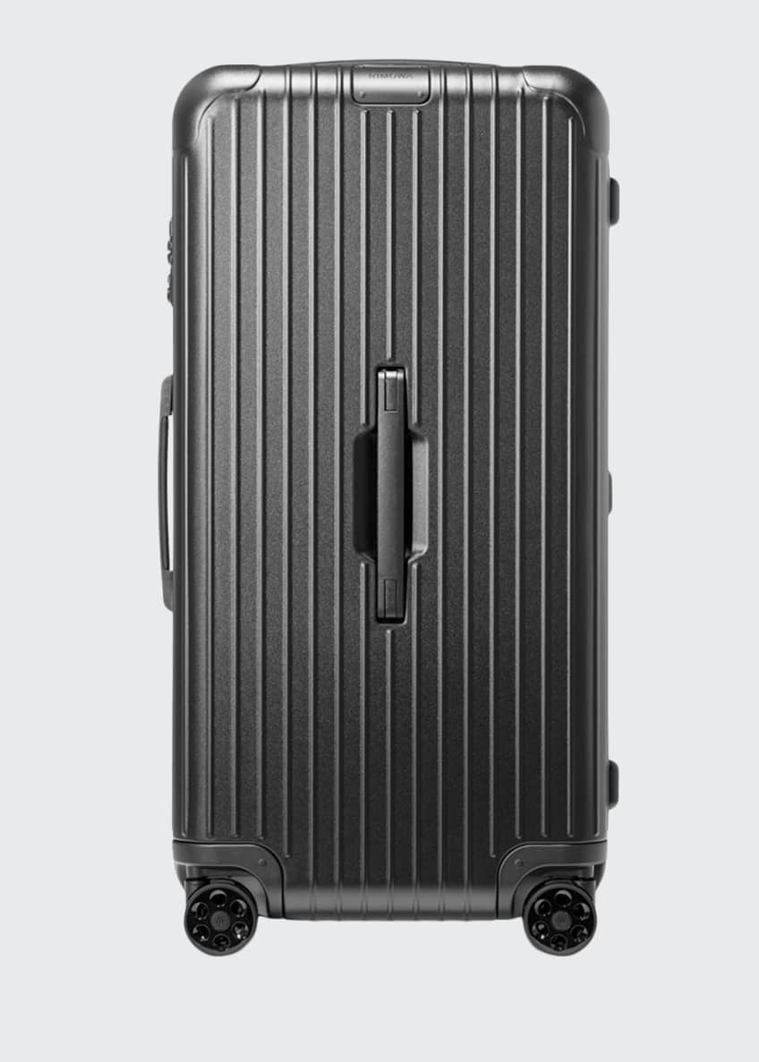 trunk spinner luggage