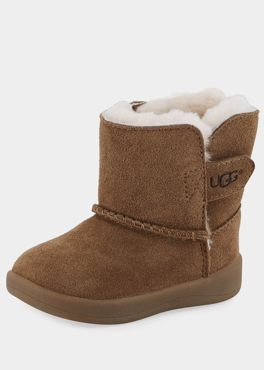 tan boy uggs